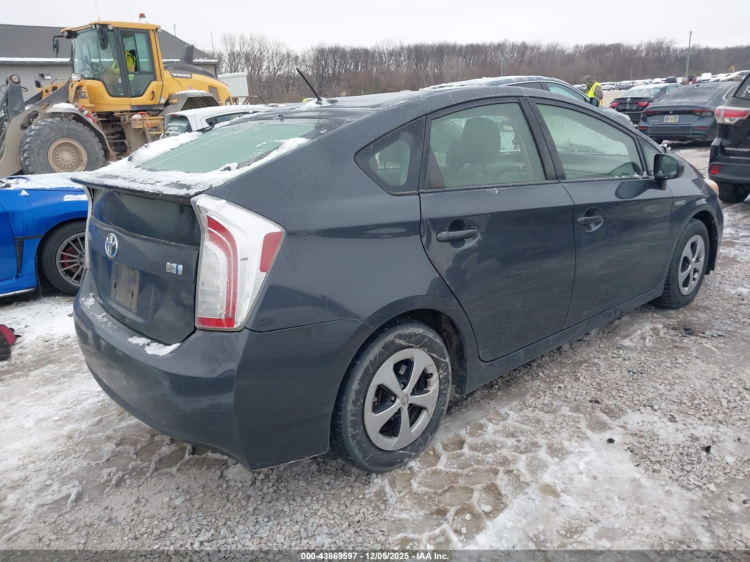 TOYOTA PRIUS image 4