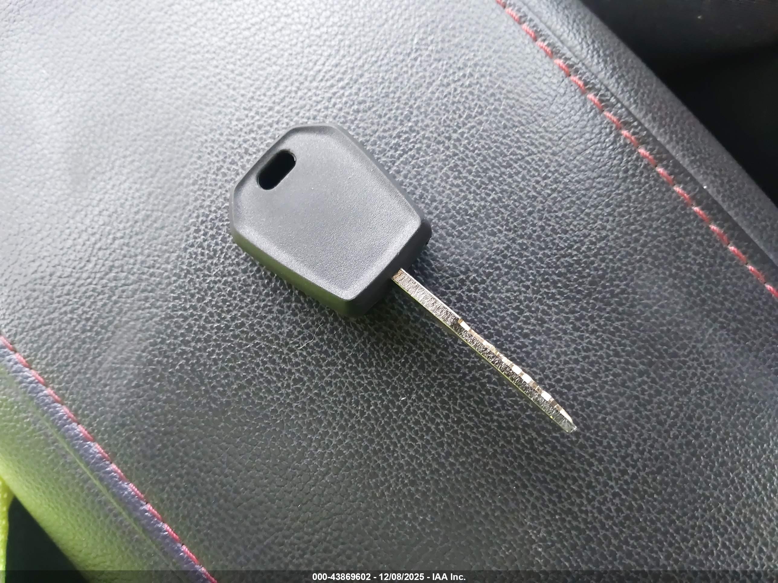 FORD FUSION image 11