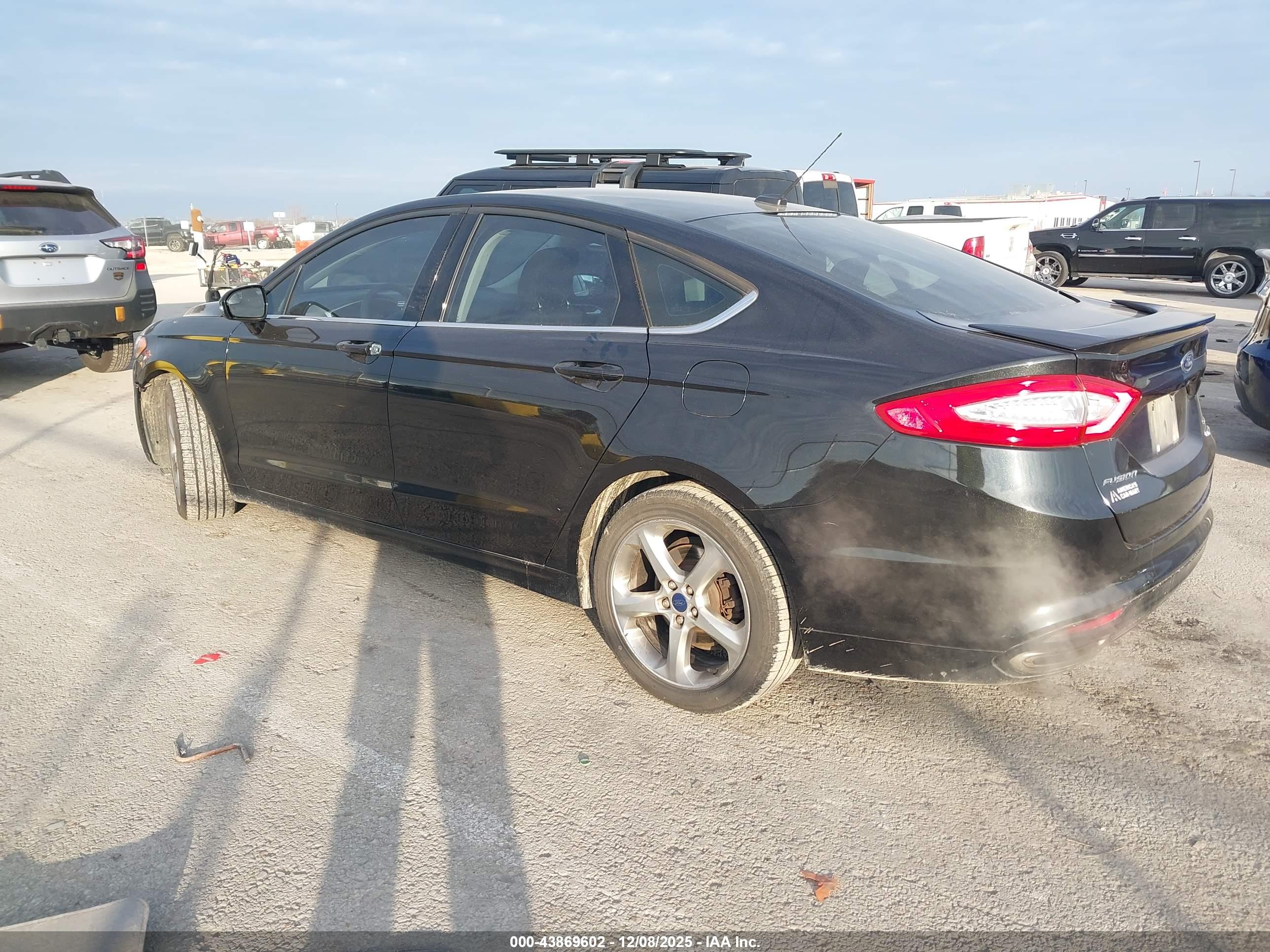 FORD FUSION image 3