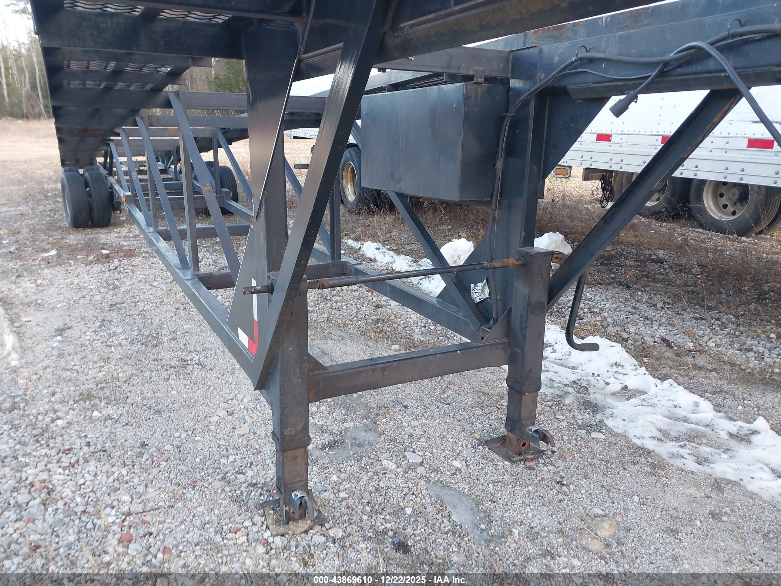 KAUFMAN TRAILERS image 8