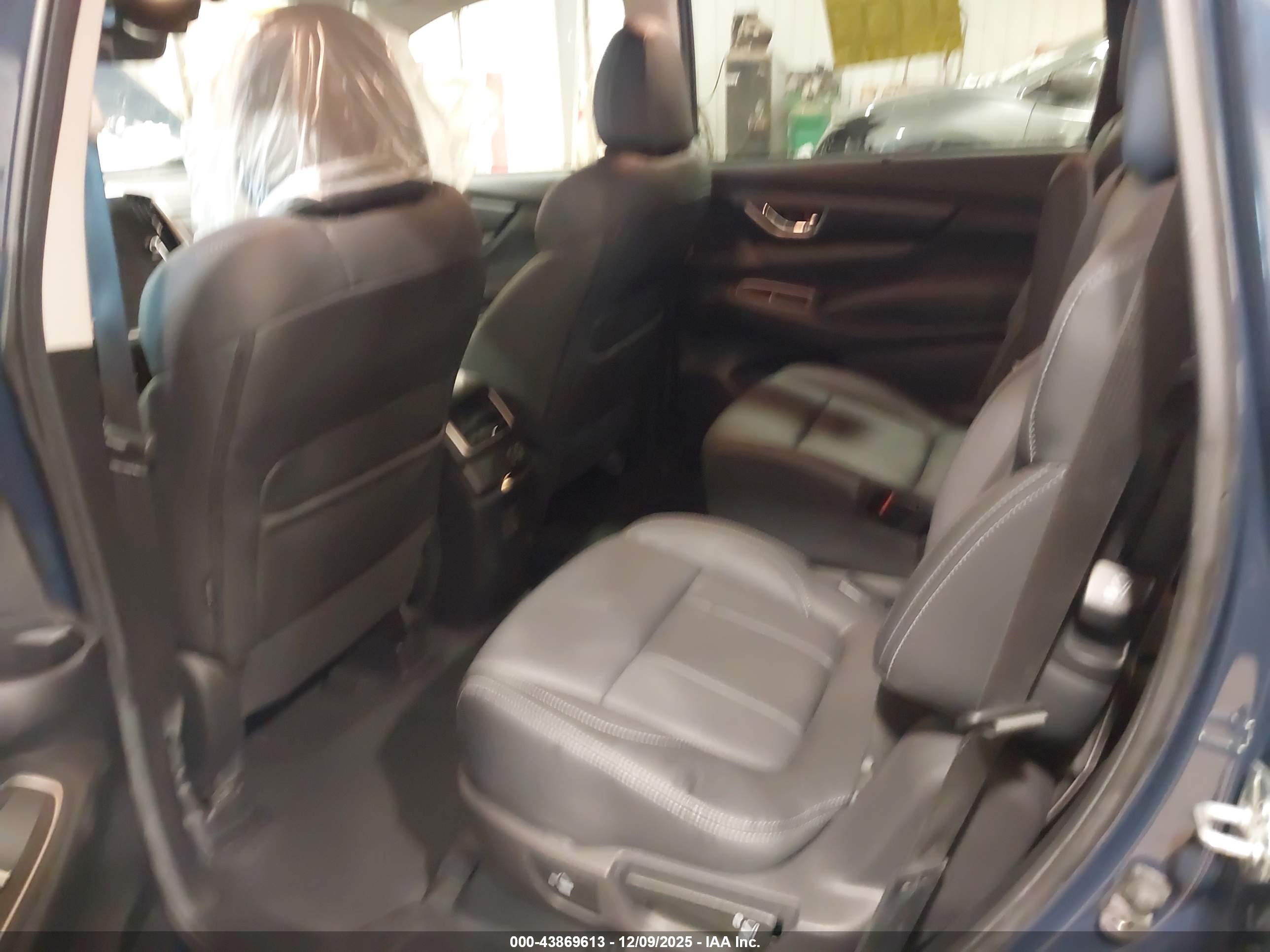 SUBARU ASCENT image 8