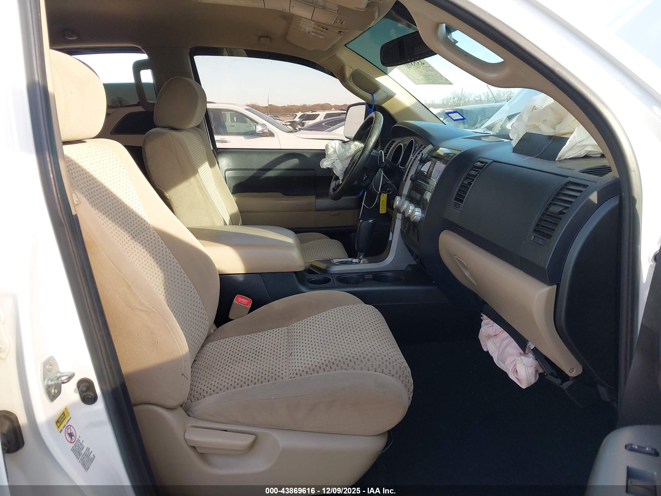 TOYOTA TUNDRA image 5
