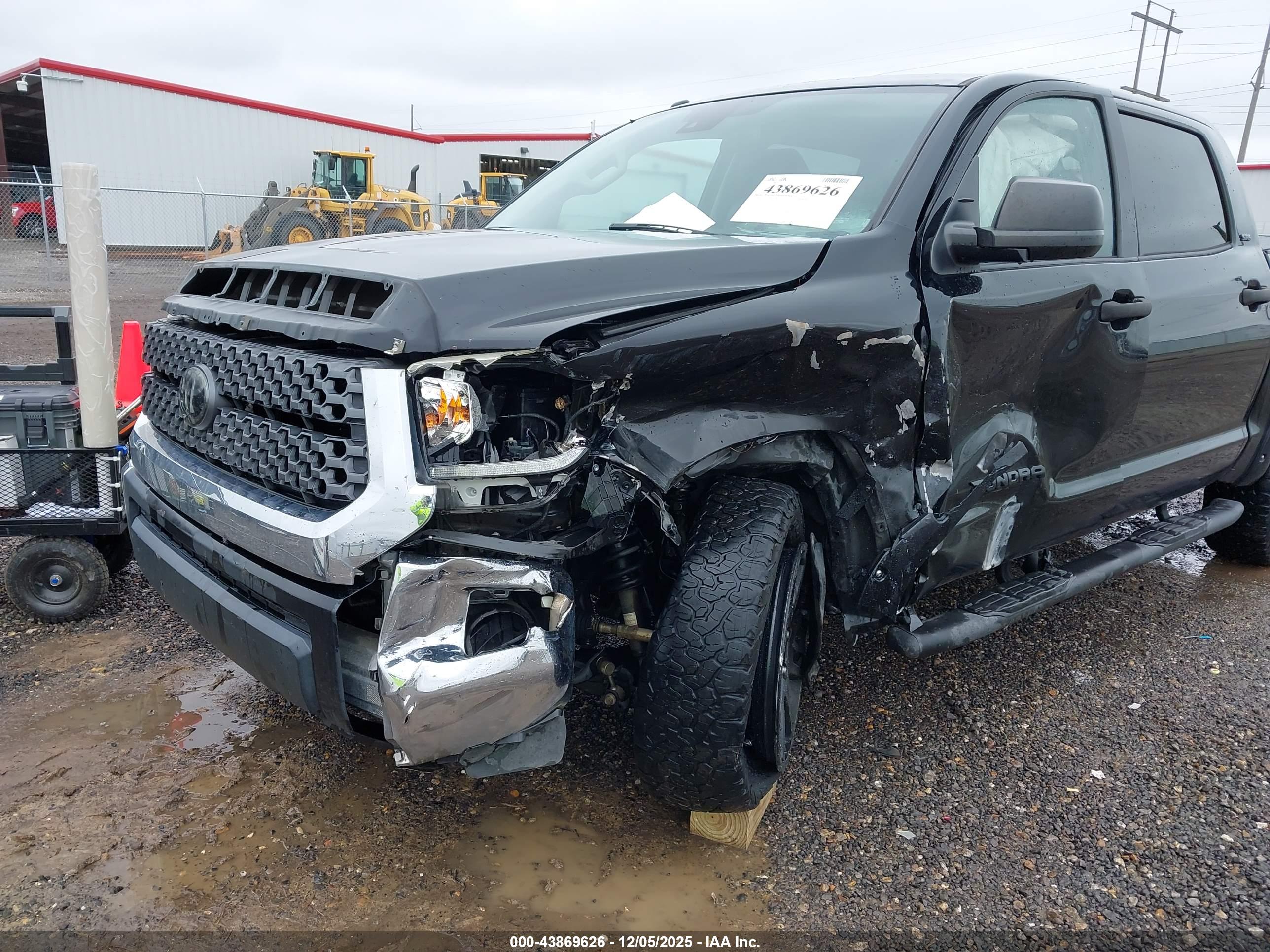 TOYOTA TUNDRA image 6
