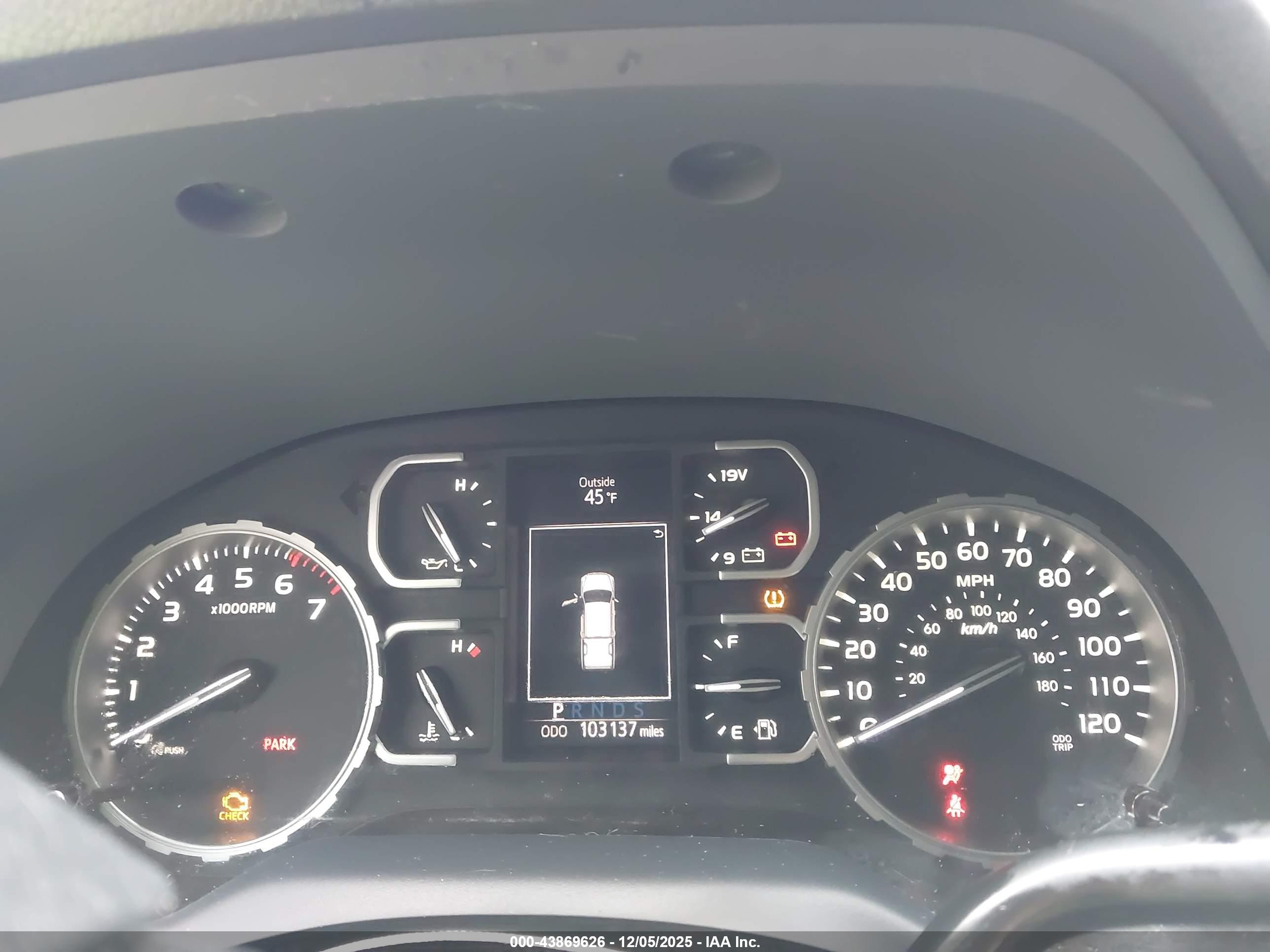 TOYOTA TUNDRA image 7