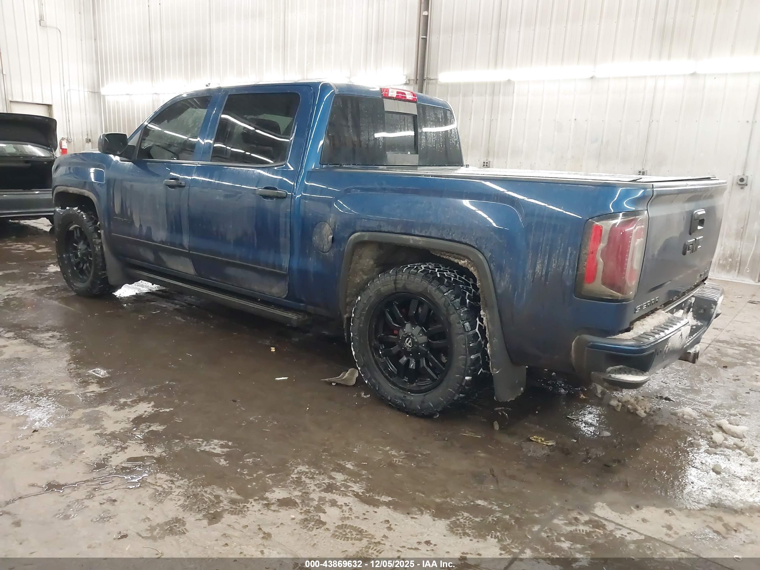 GMC SIERRA image 3
