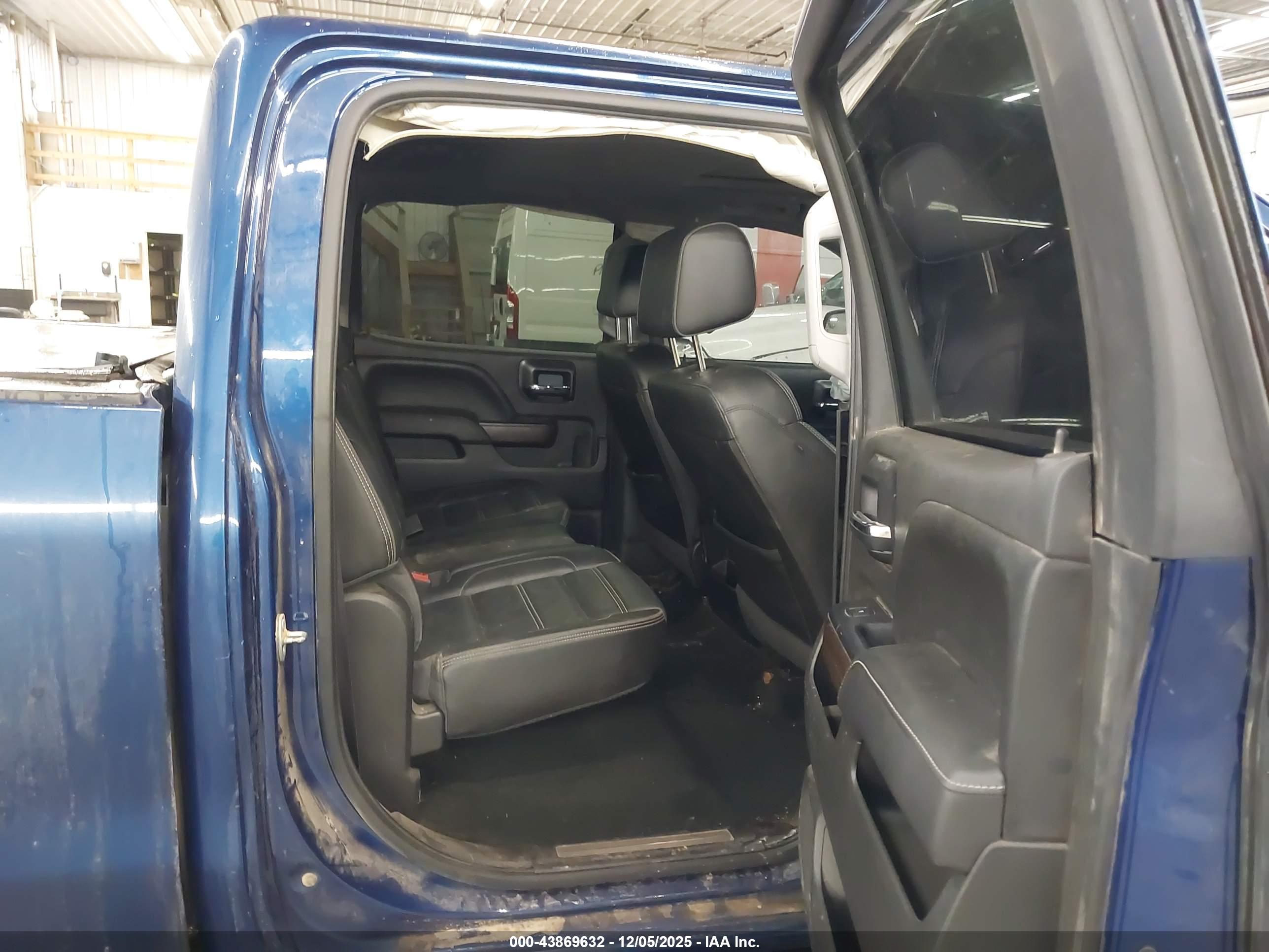 GMC SIERRA image 8