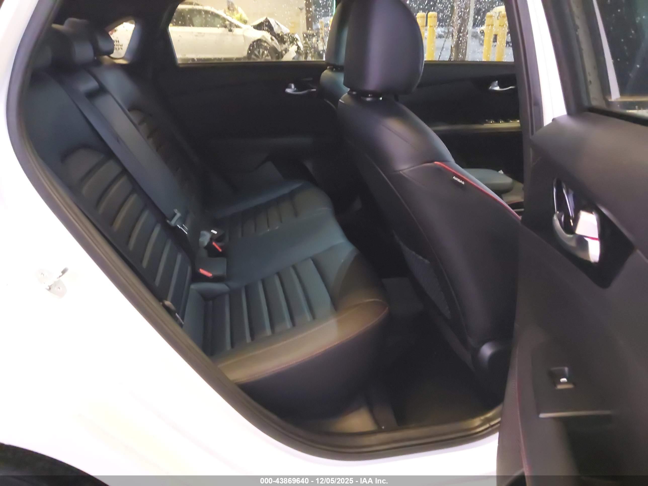 KIA FORTE image 8