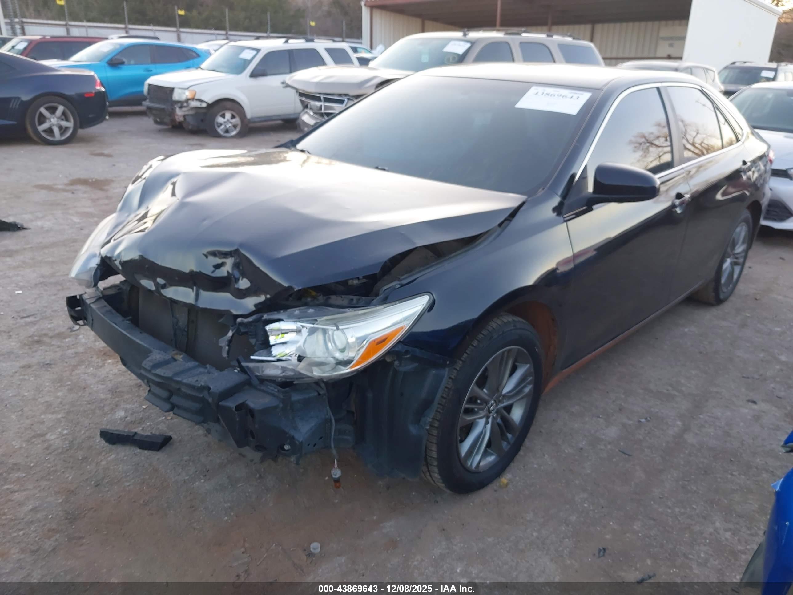TOYOTA CAMRY image 2