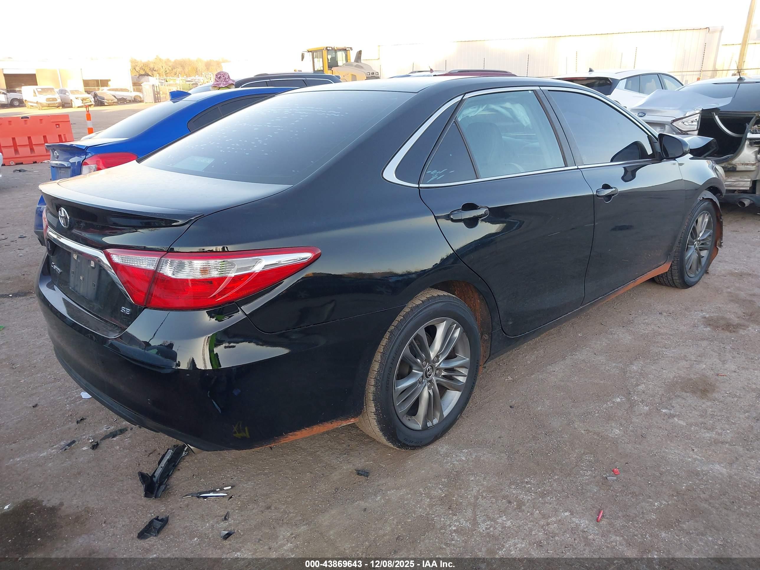 TOYOTA CAMRY image 4