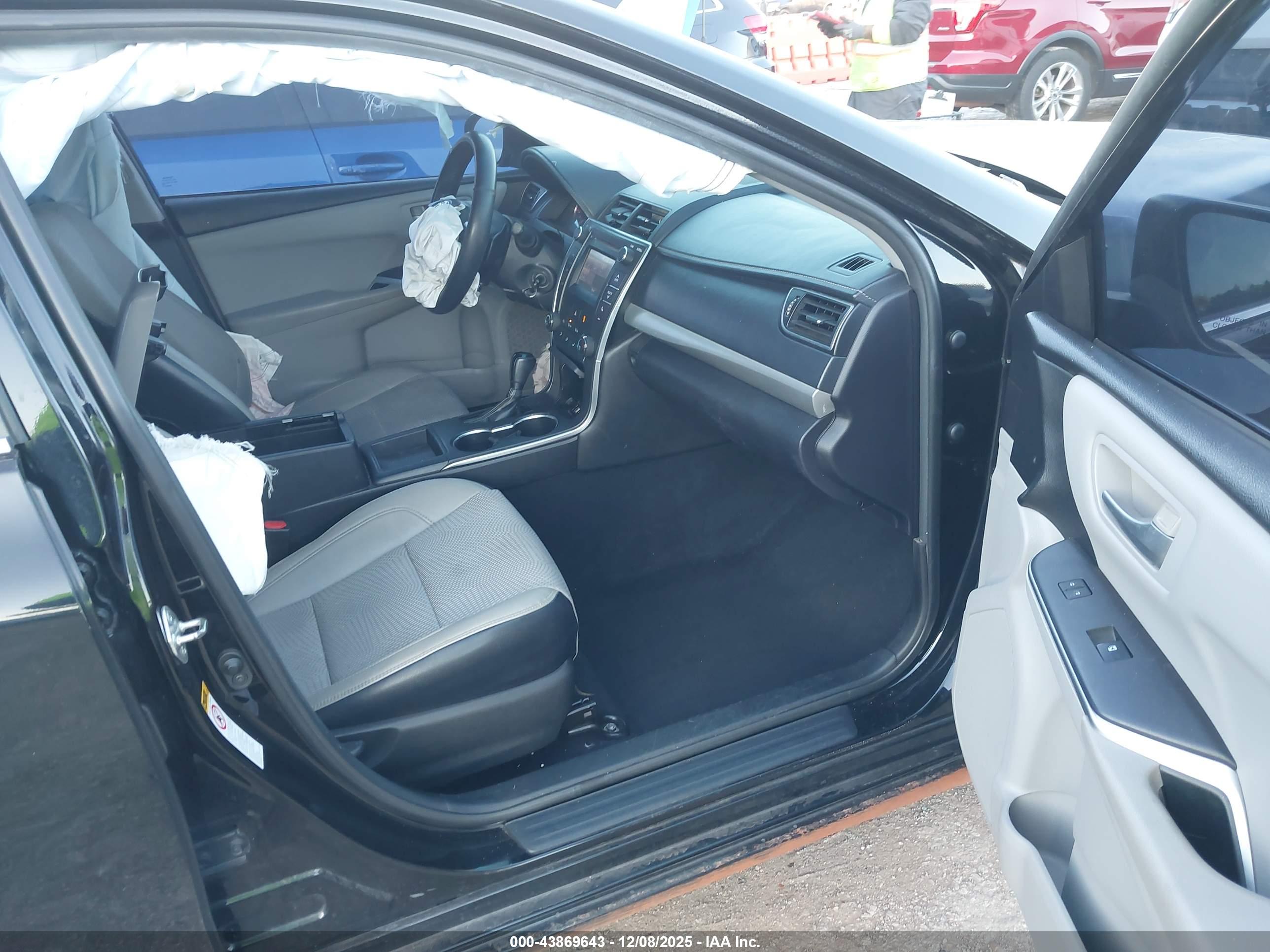 TOYOTA CAMRY image 5