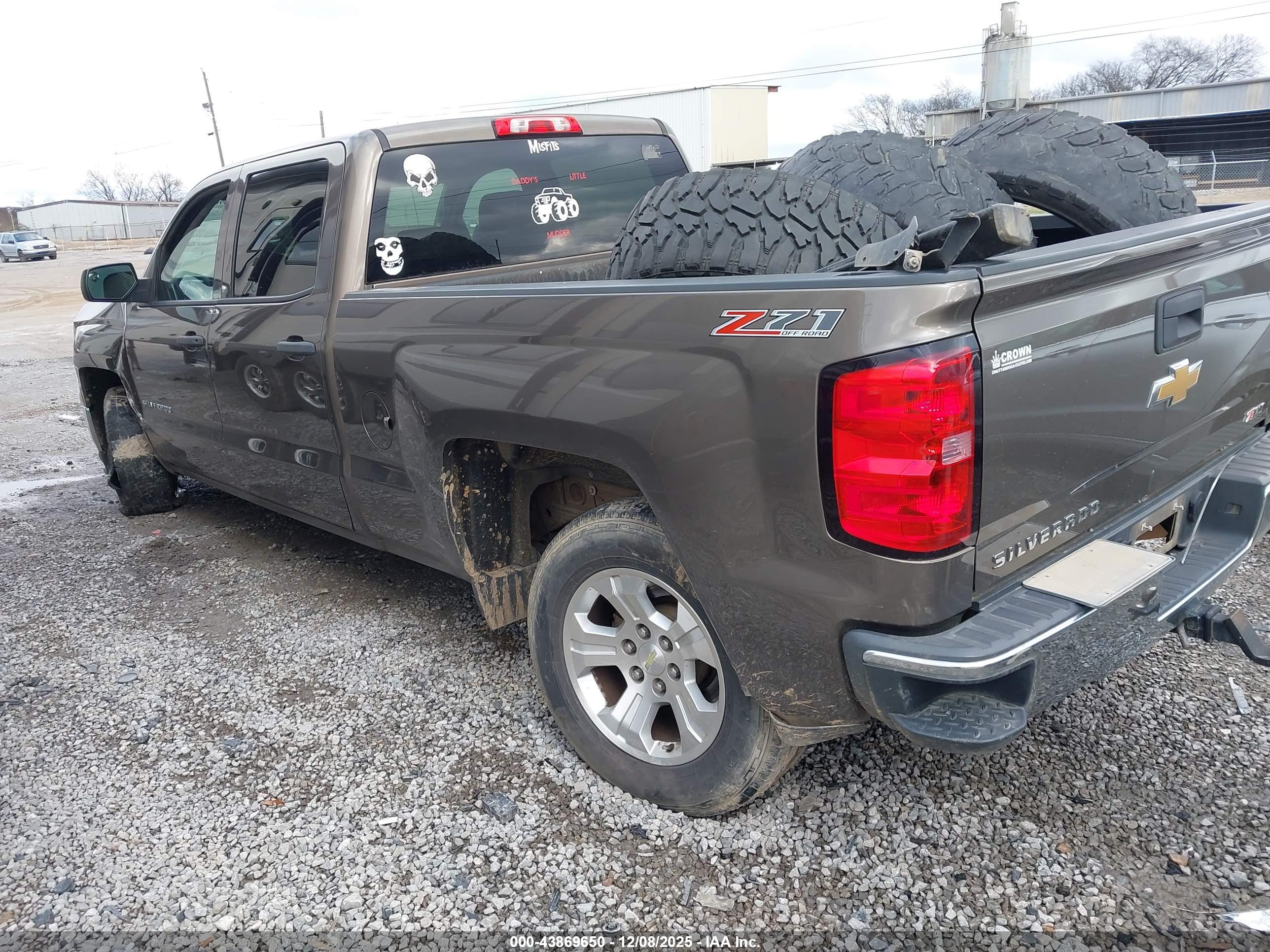 CHEVROLET SILVERADO image 3
