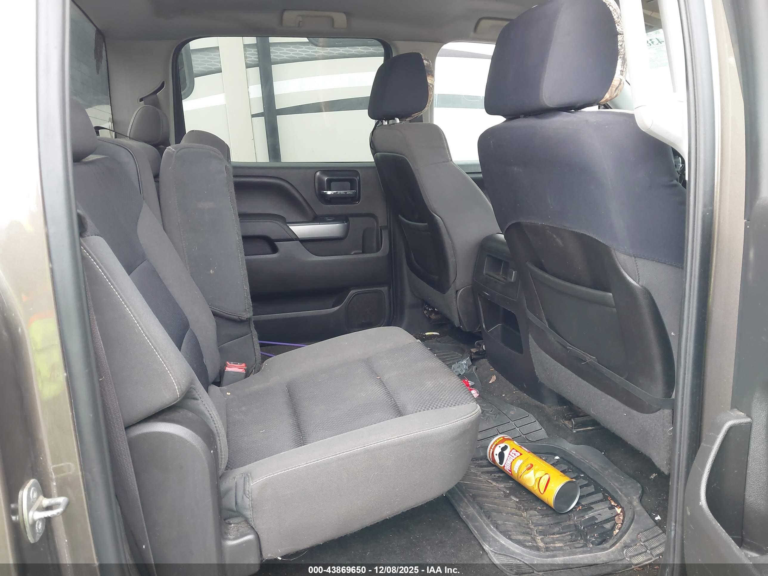 CHEVROLET SILVERADO image 8