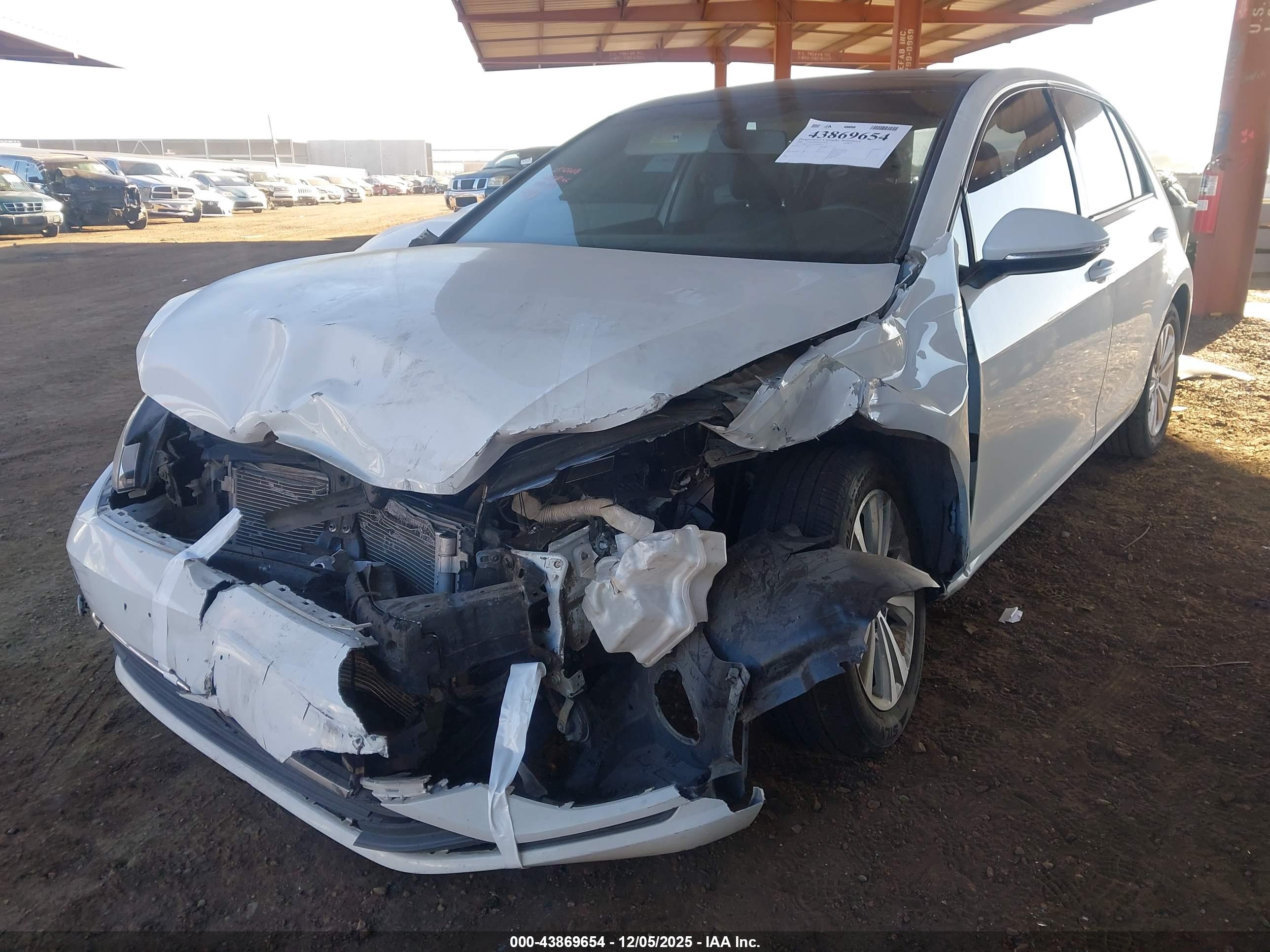 VOLKSWAGEN GOLF image 2
