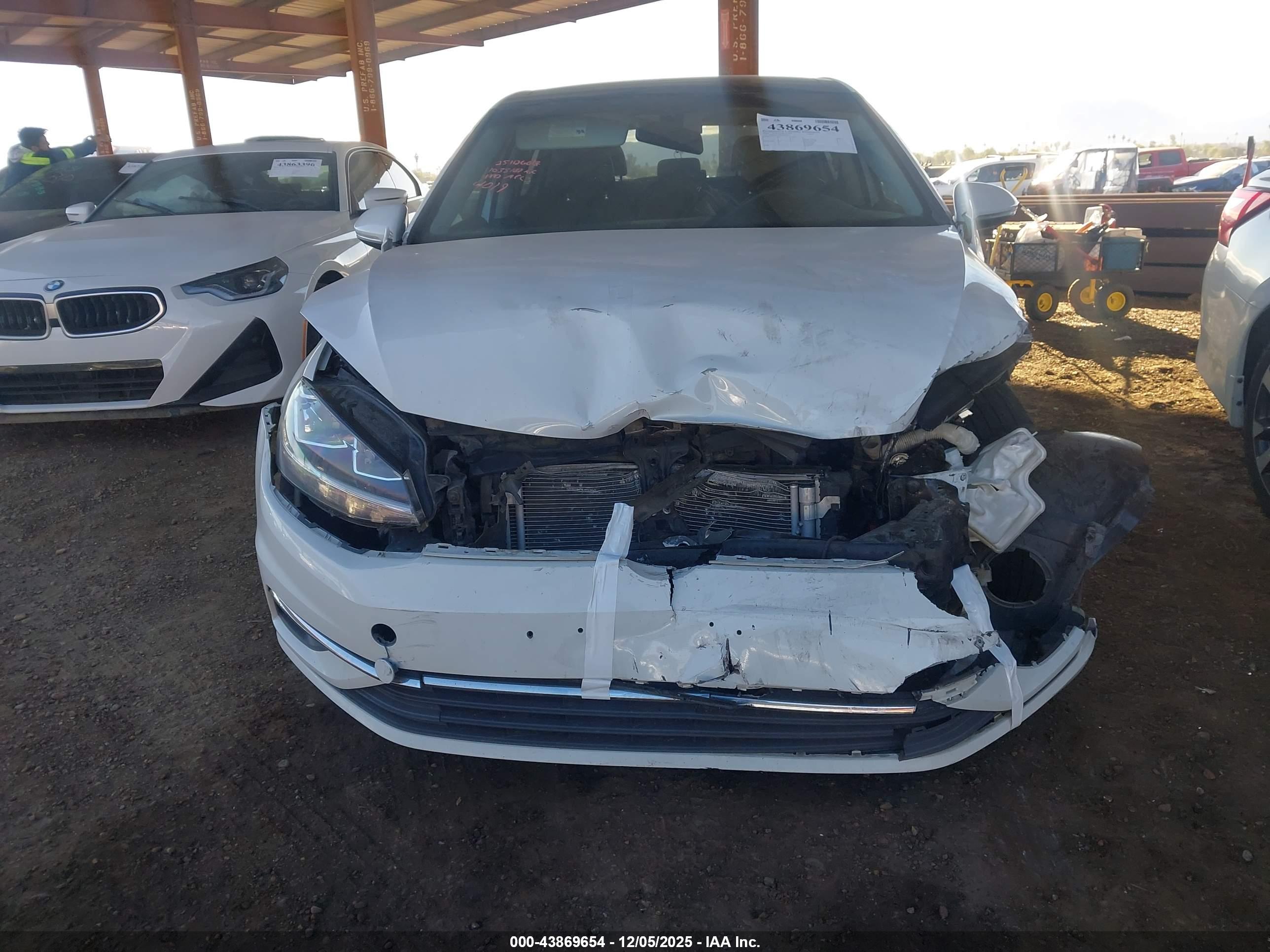 VOLKSWAGEN GOLF image 6