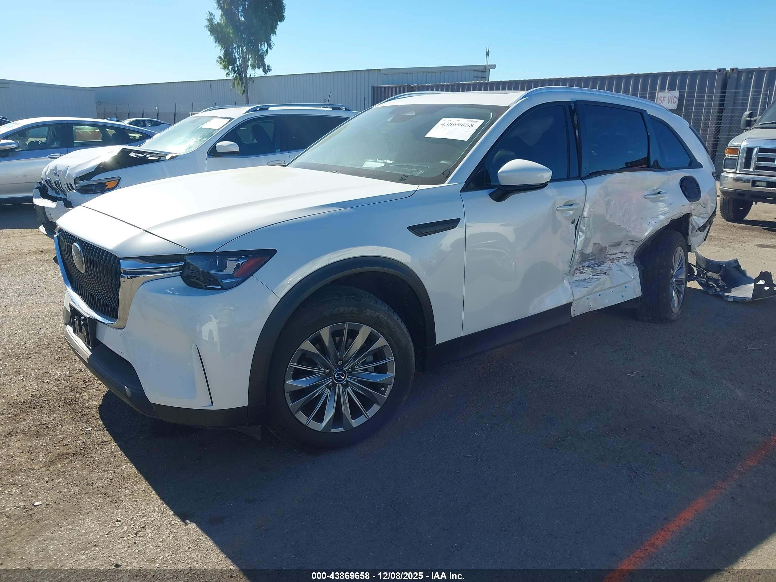 MAZDA CX-90 image 2