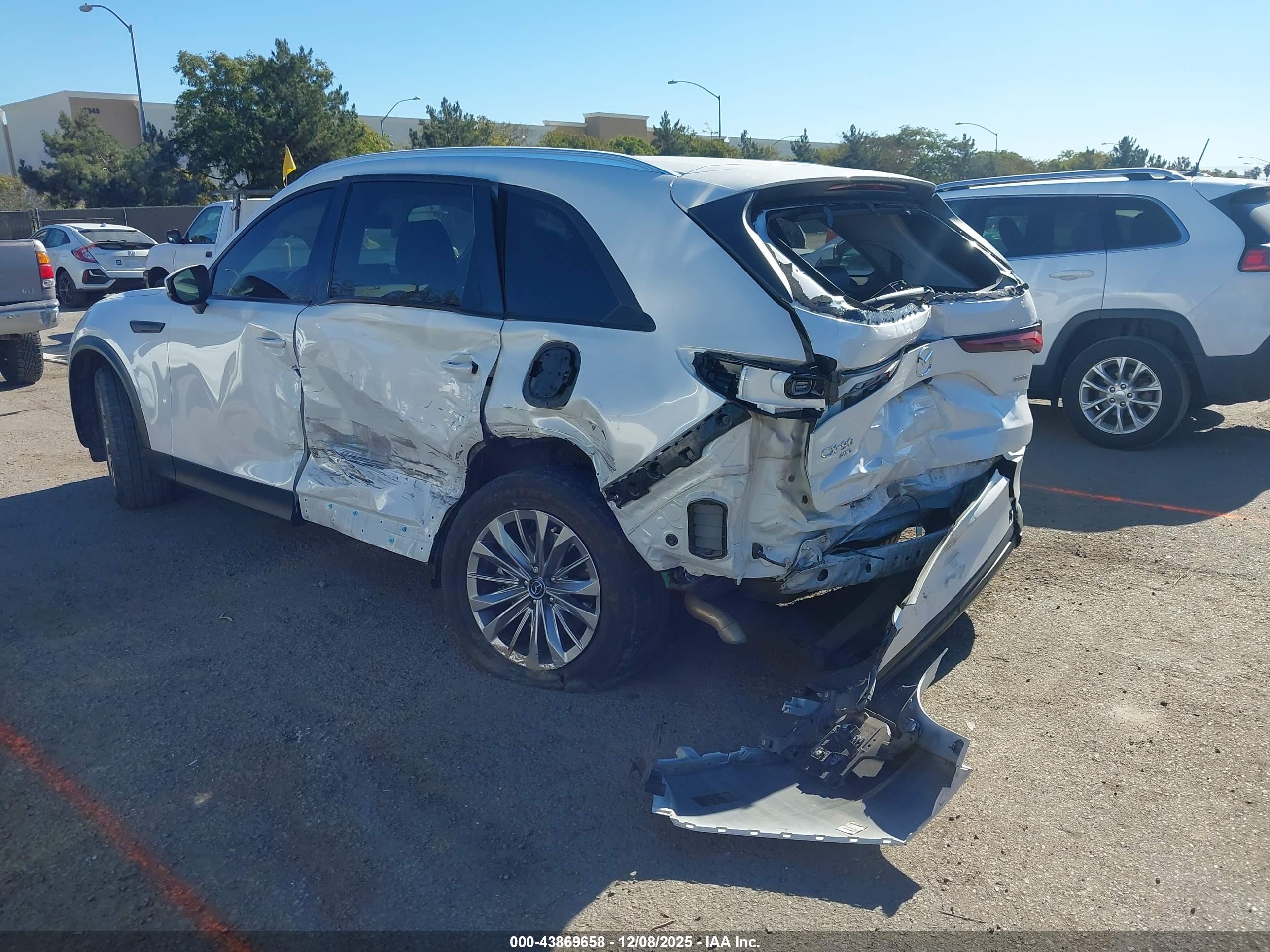 MAZDA CX-90 image 6