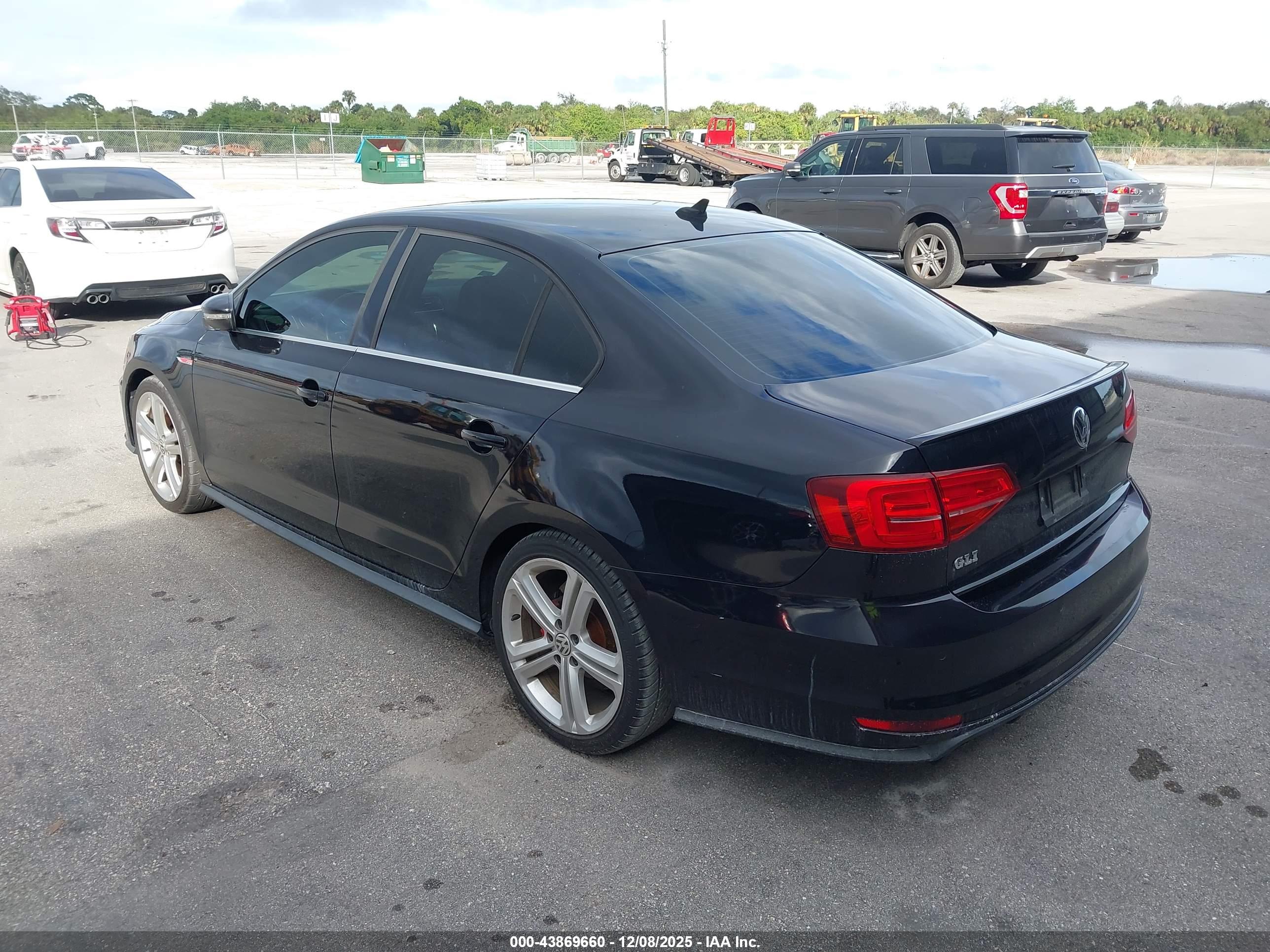 VOLKSWAGEN JETTA image 3