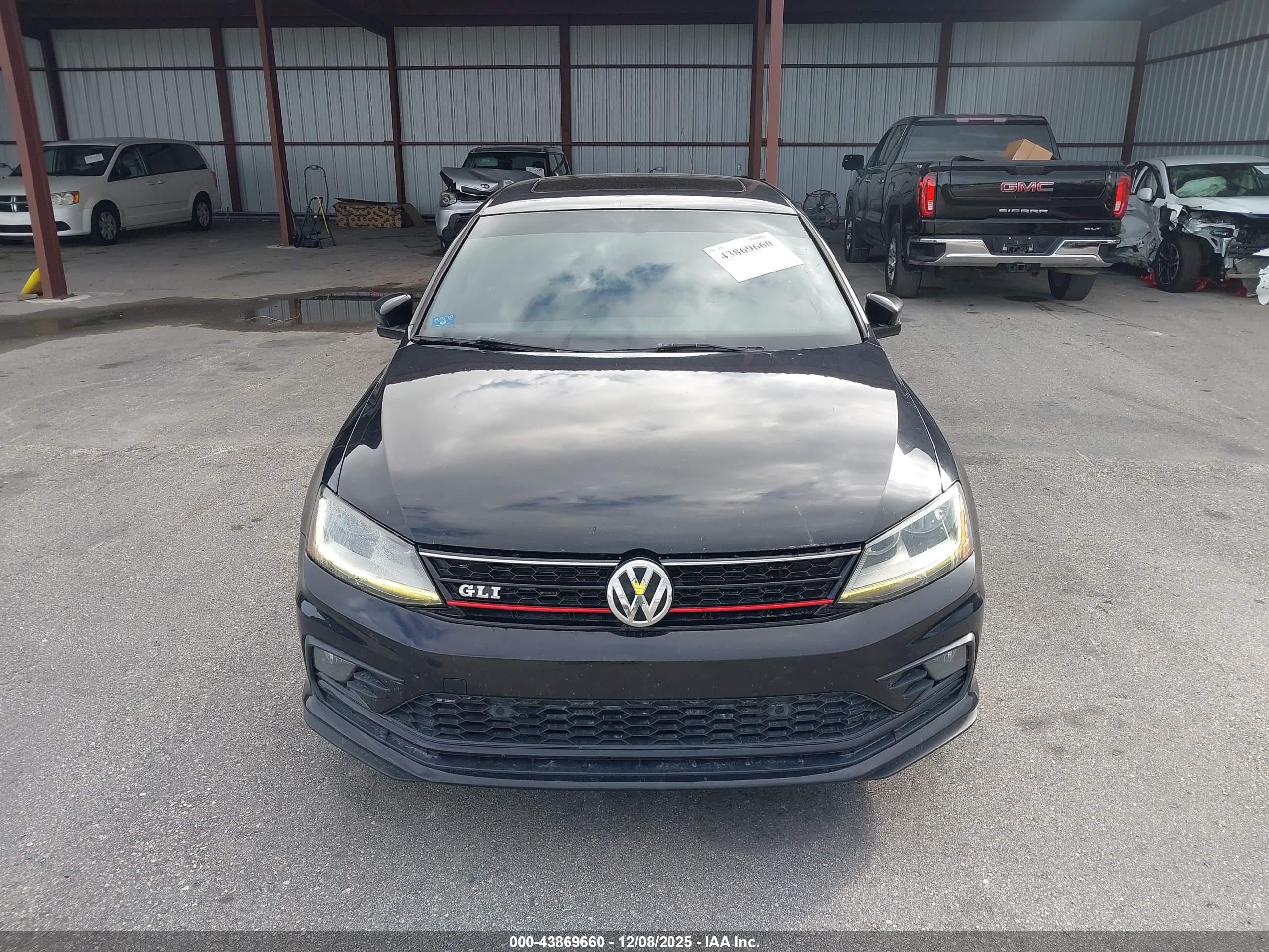 VOLKSWAGEN JETTA image 6