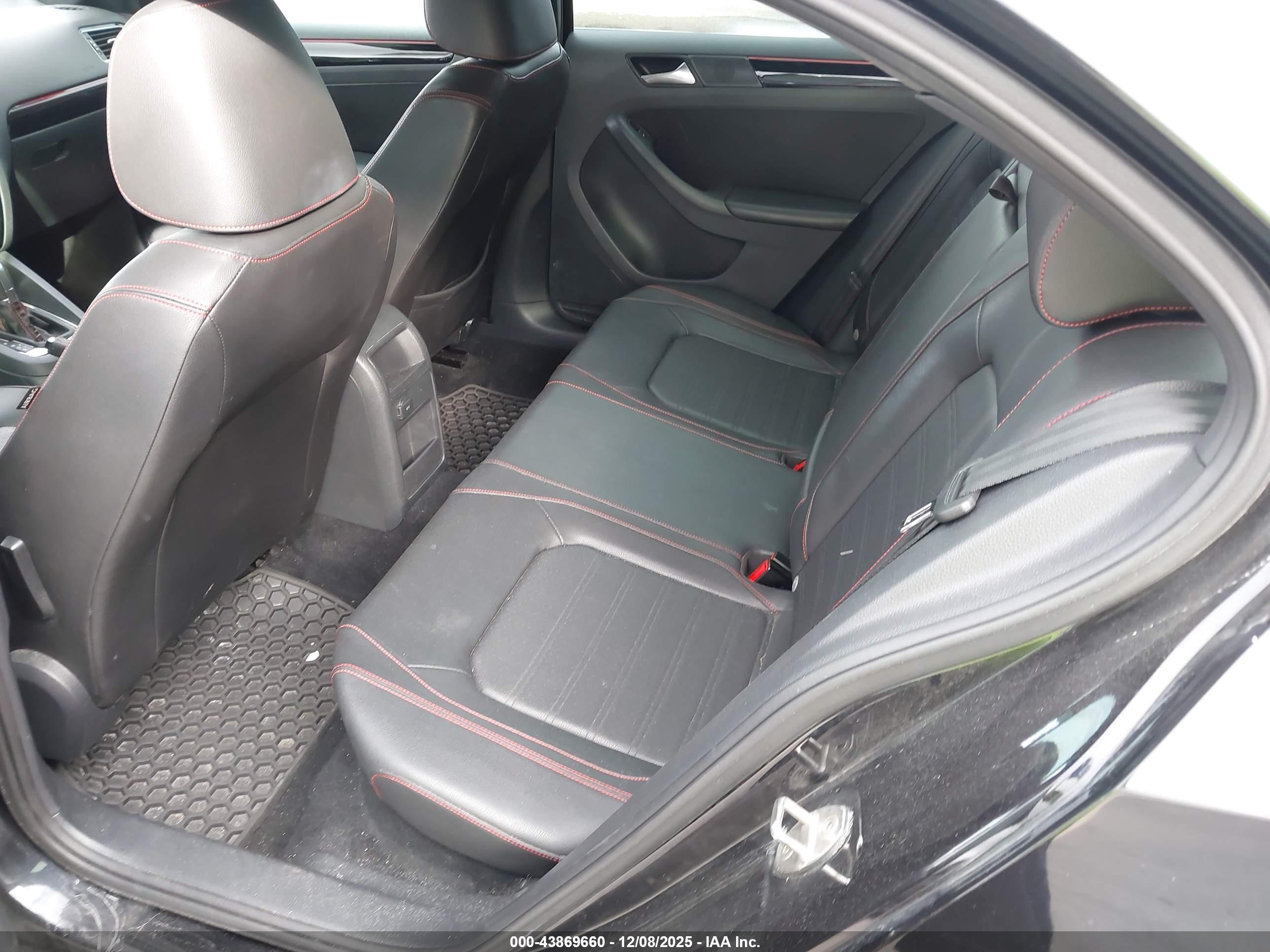 VOLKSWAGEN JETTA image 8