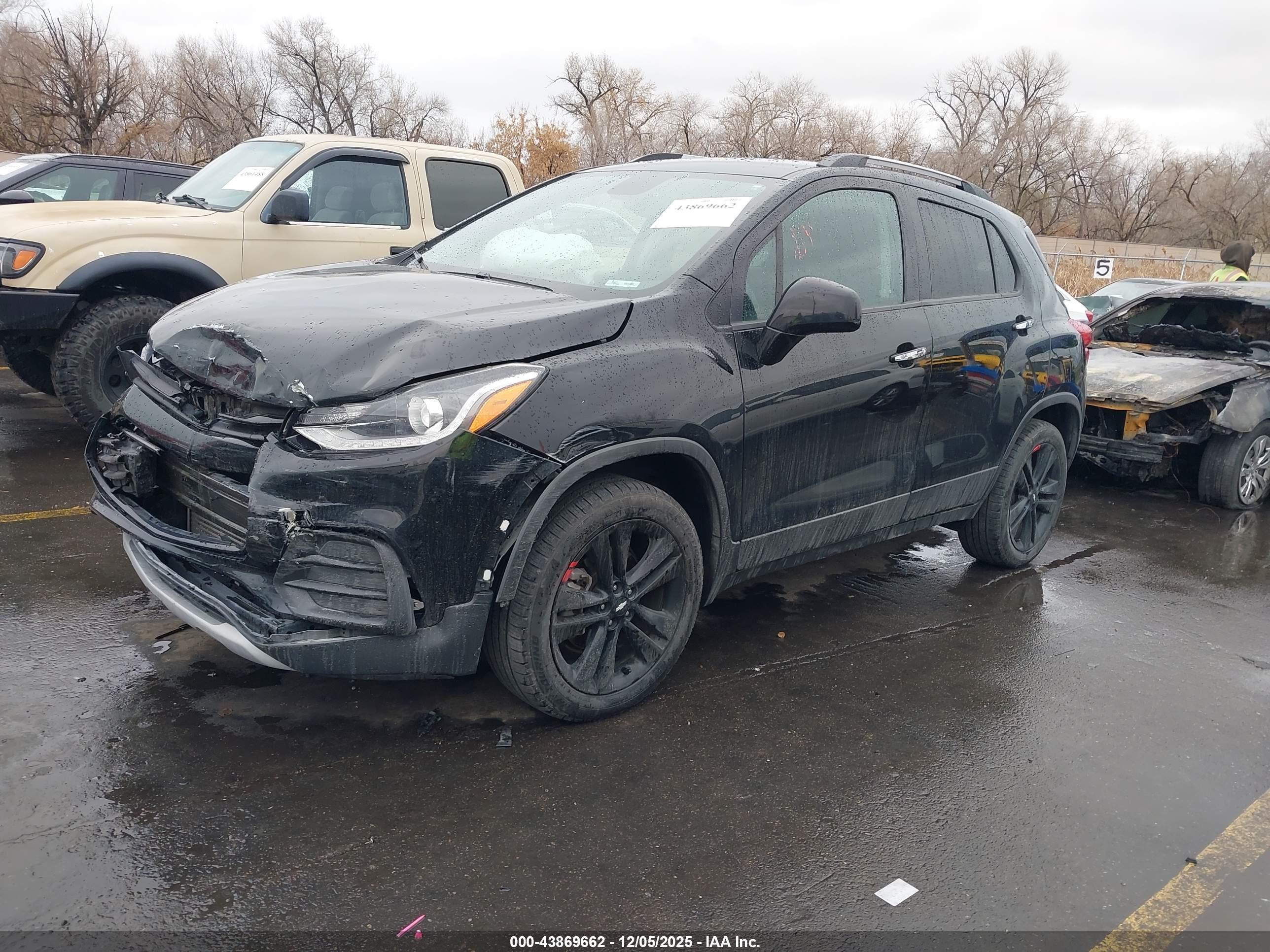 CHEVROLET TRAX image 2