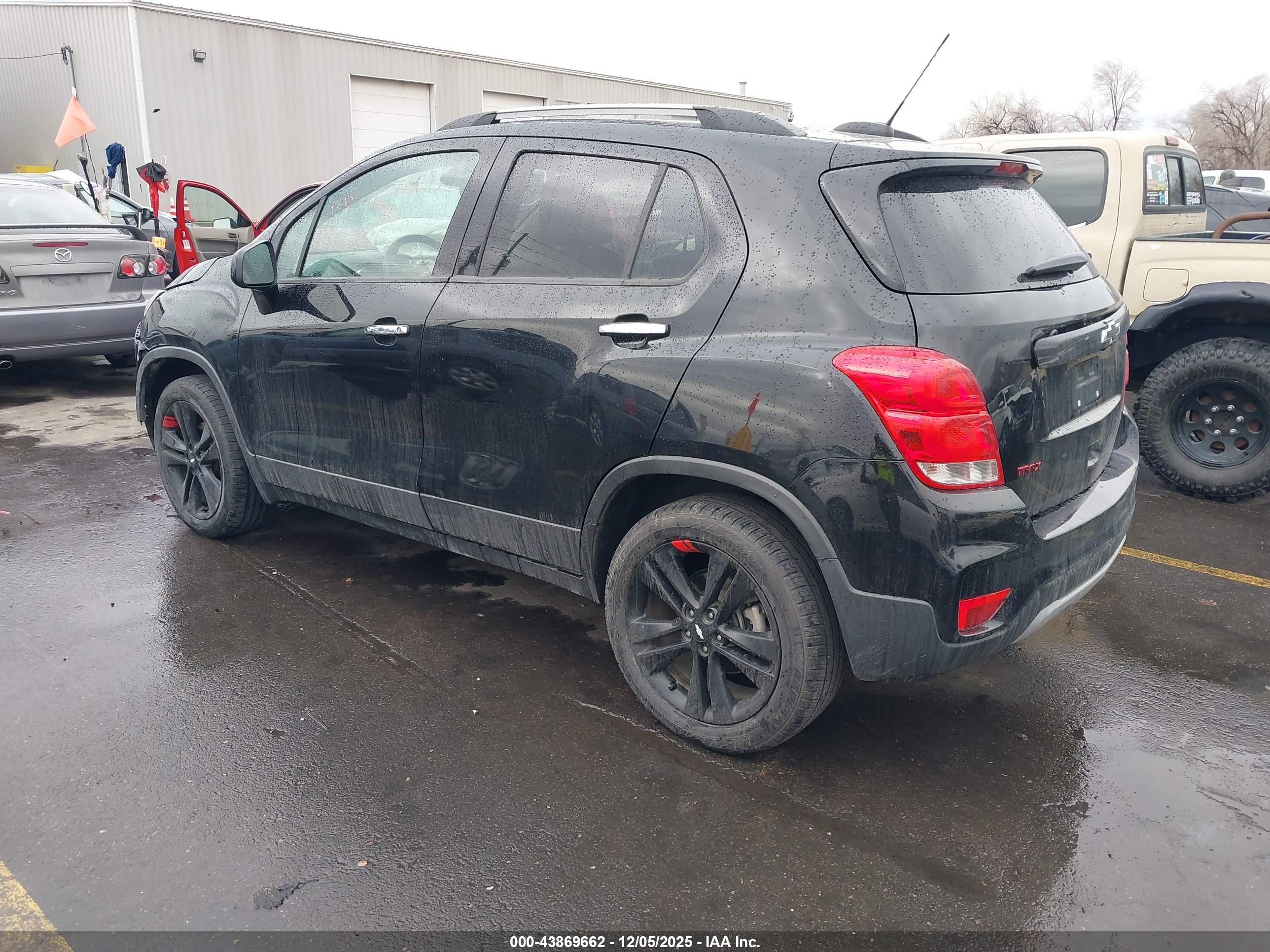 CHEVROLET TRAX image 3