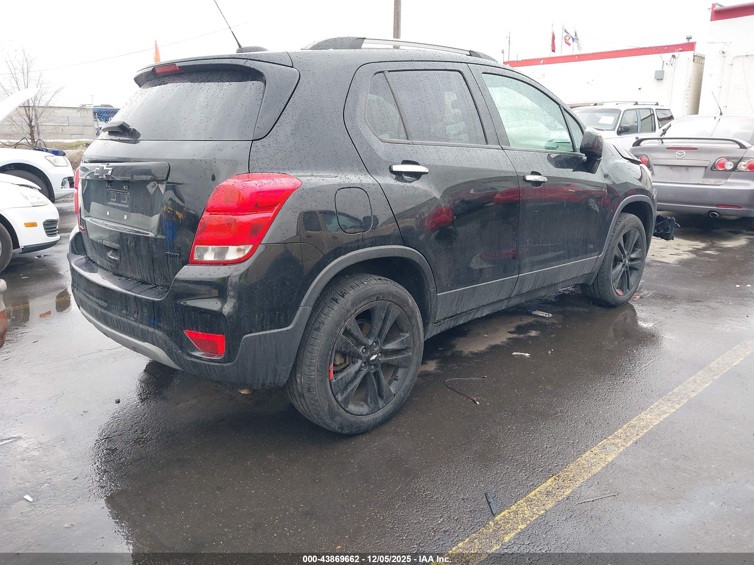 CHEVROLET TRAX image 4