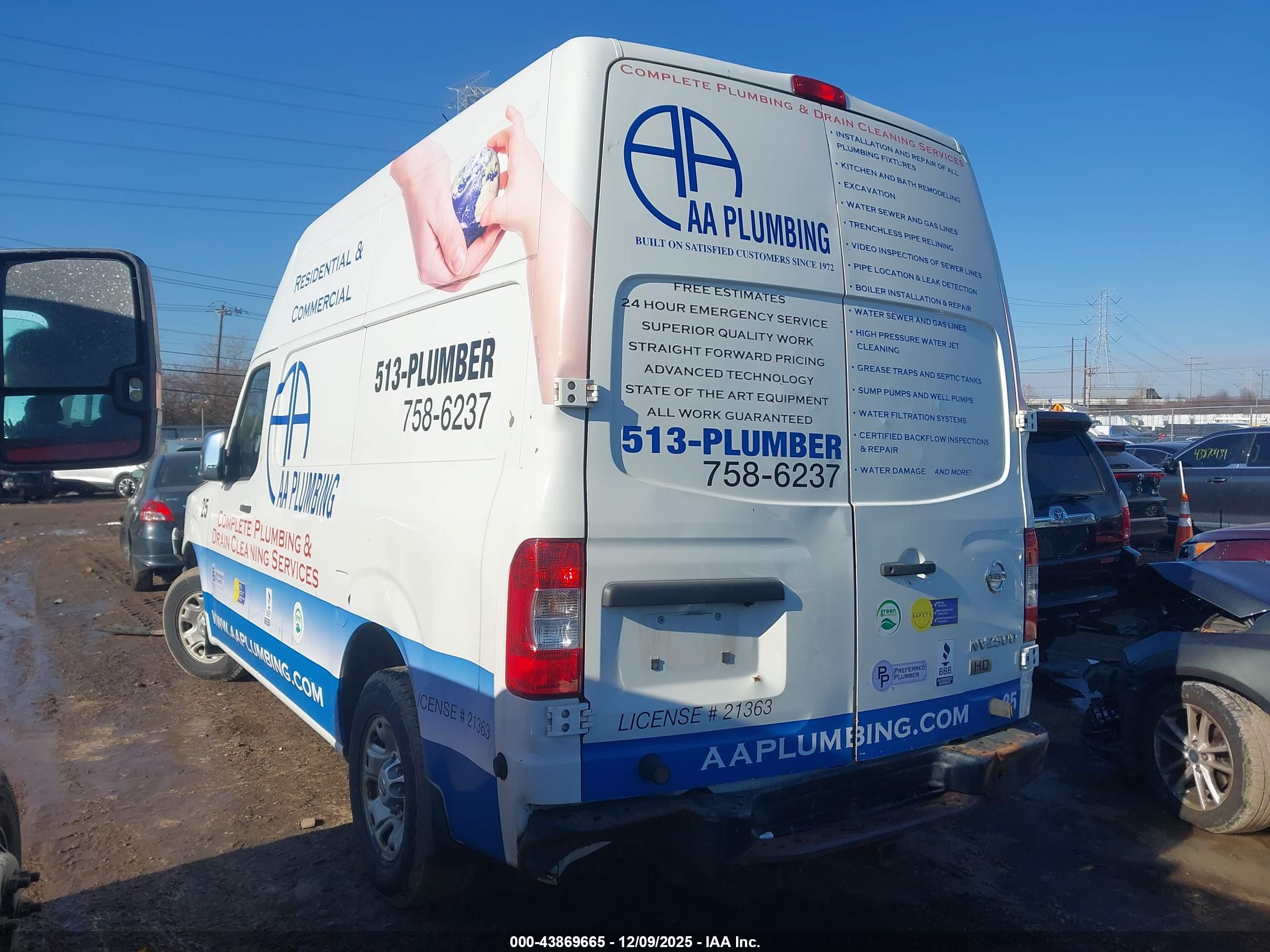 NISSAN NV image 3