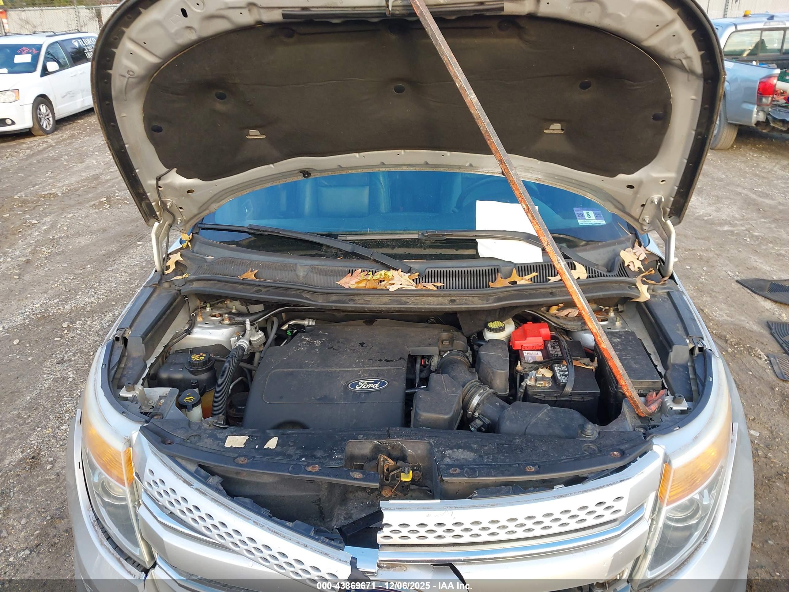 FORD EXPLORER image 10
