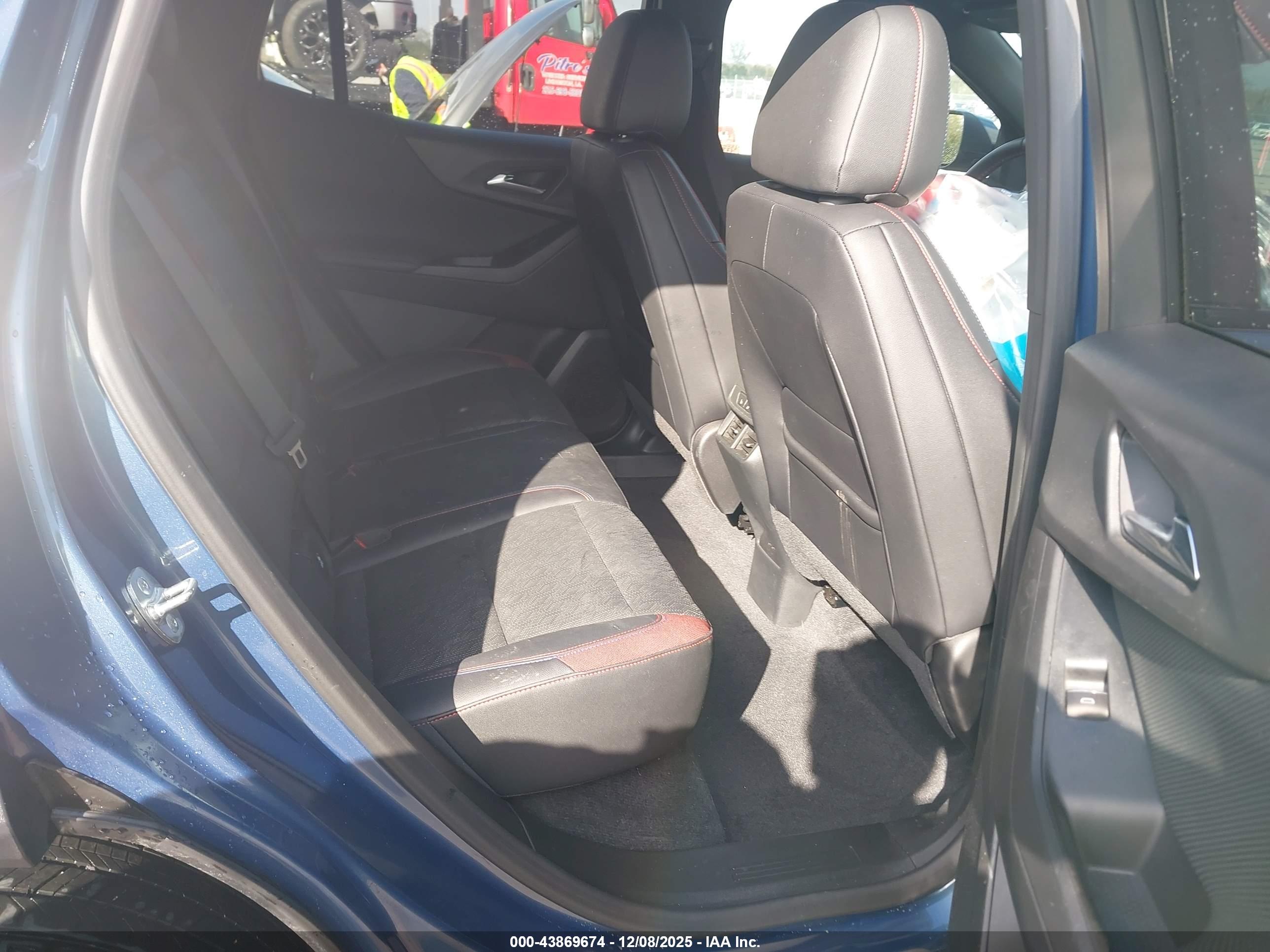 CHEVROLET EQUINOX image 8