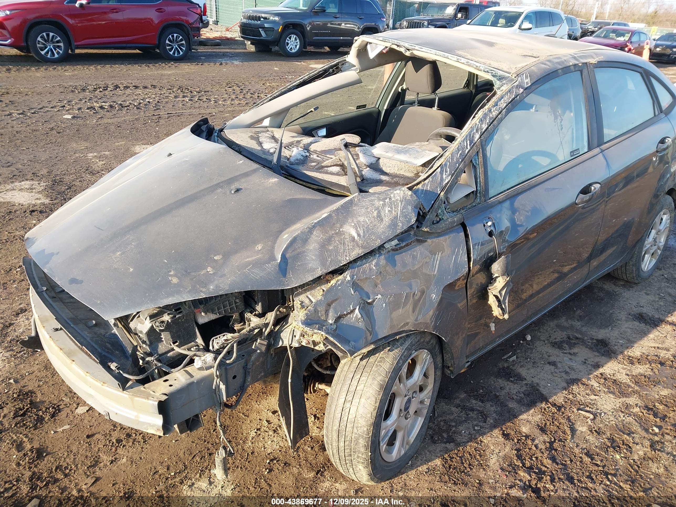 FORD FIESTA image 6