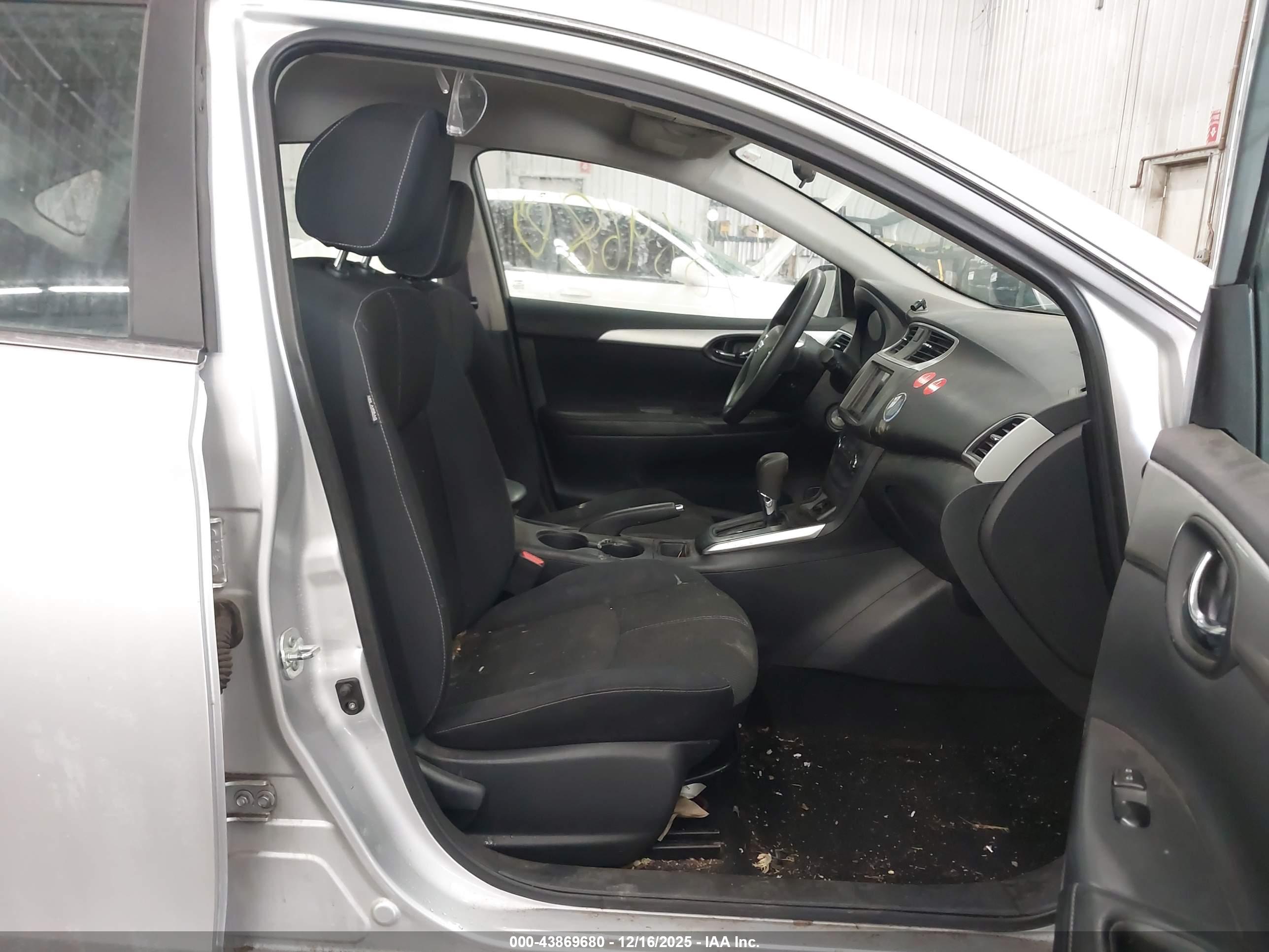 NISSAN SENTRA image 5