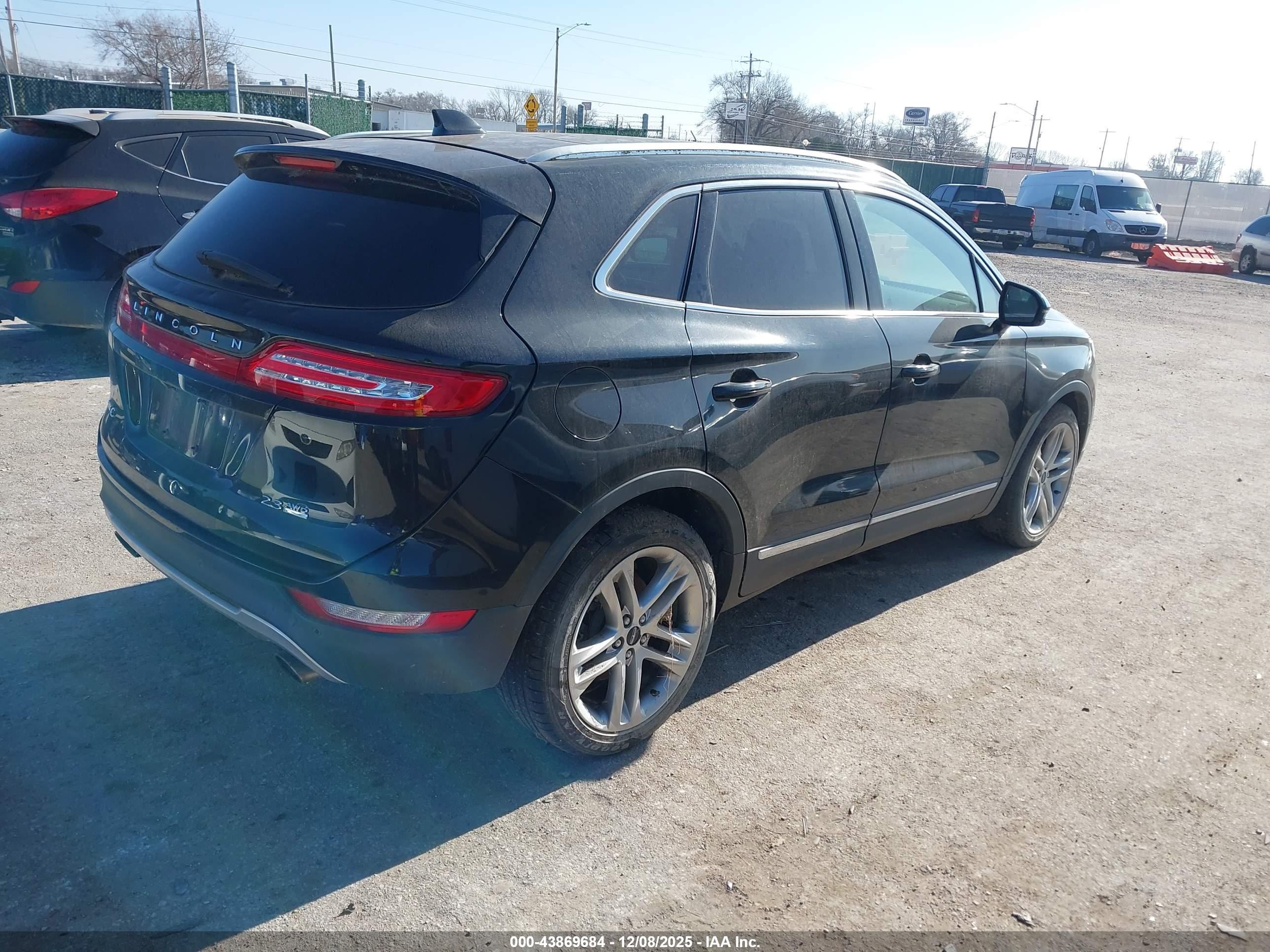 LINCOLN MKC image 4