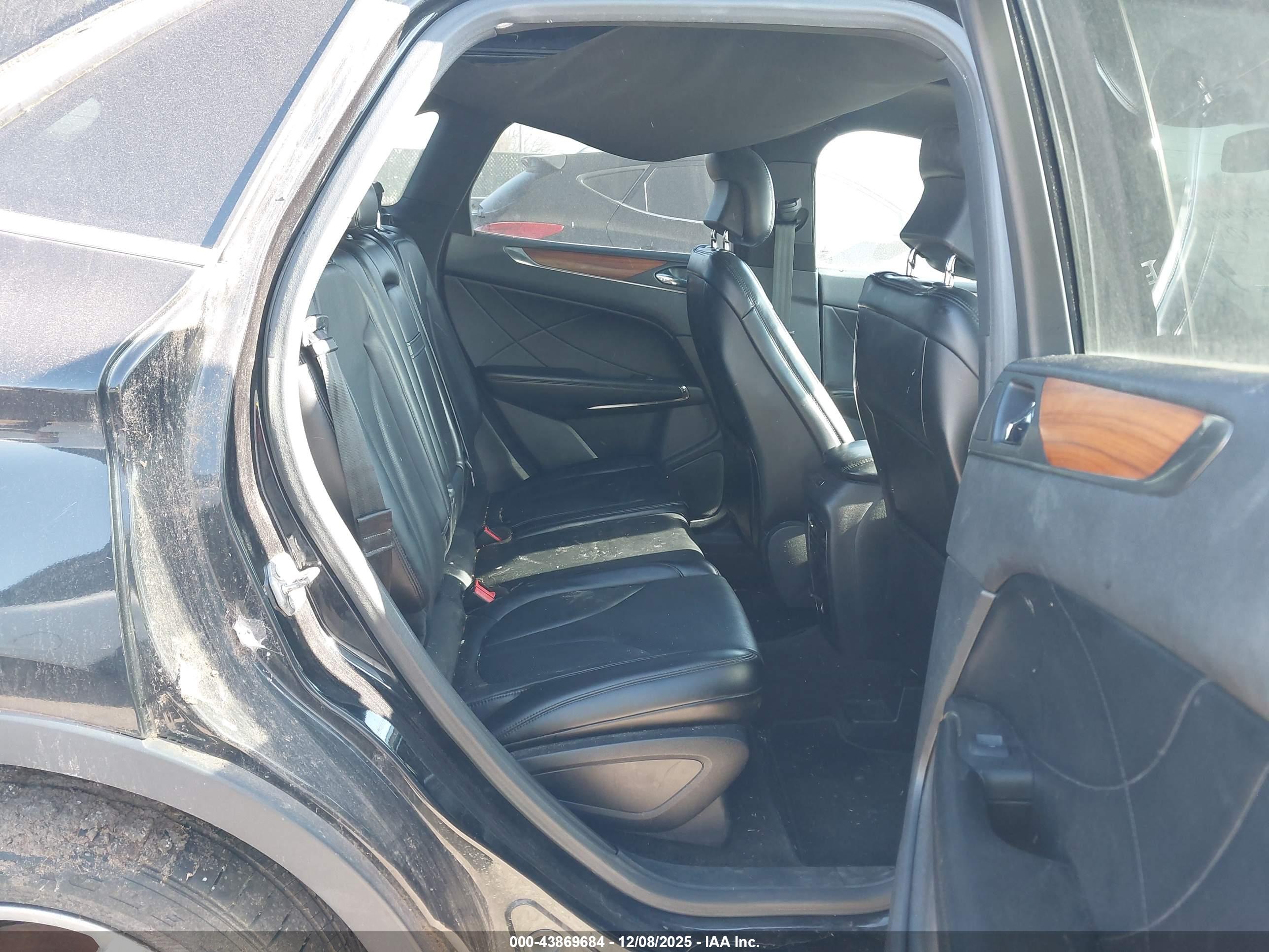 LINCOLN MKC image 8