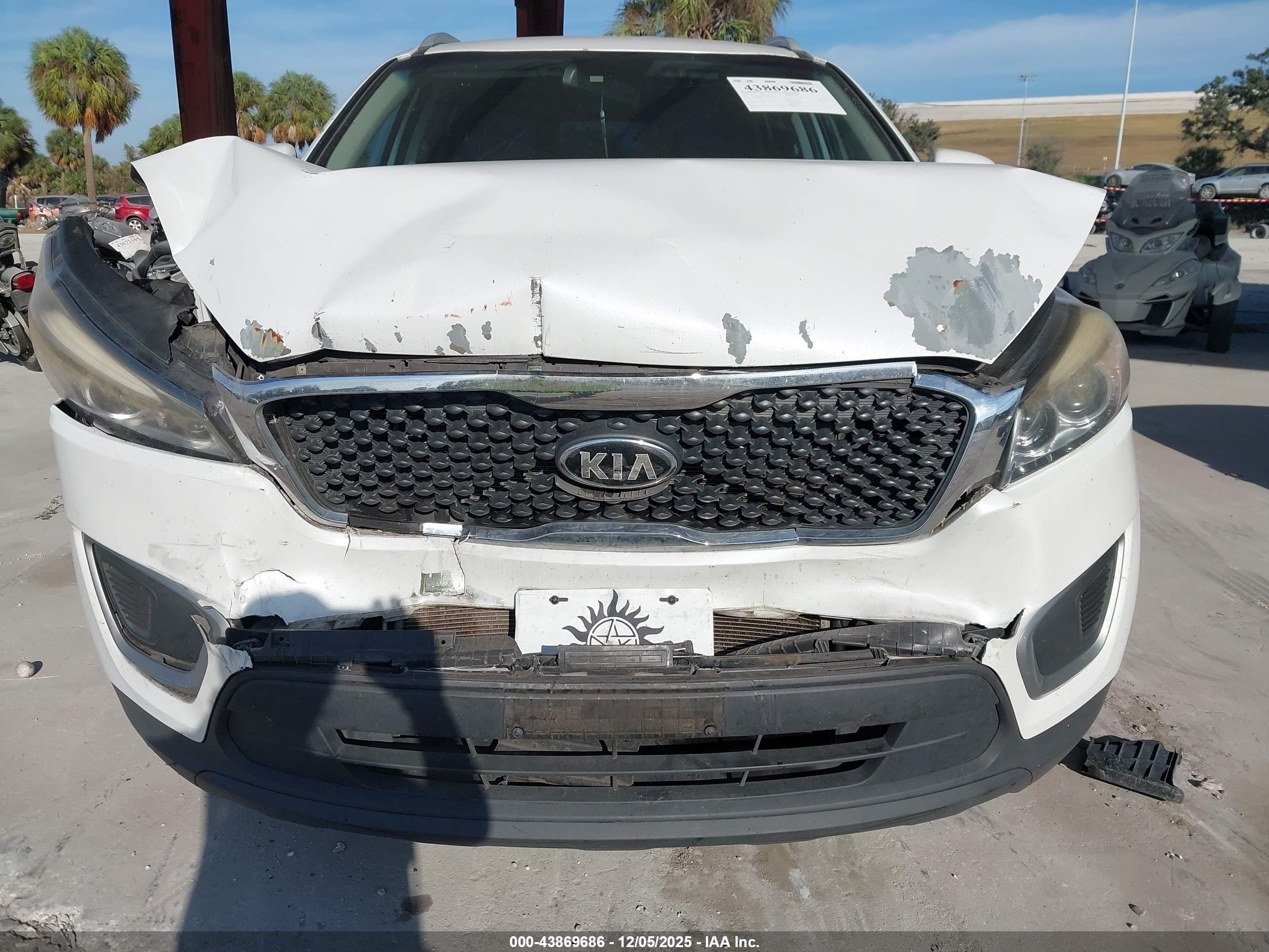 KIA SORENTO image 6