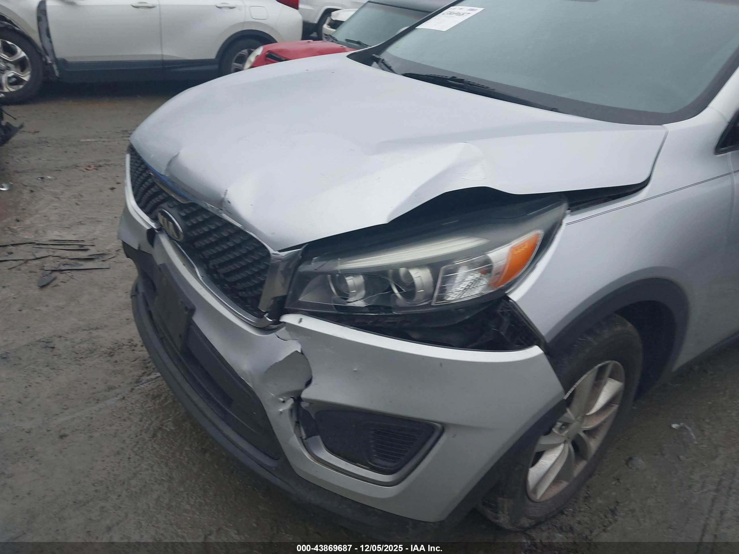 KIA SORENTO image 6