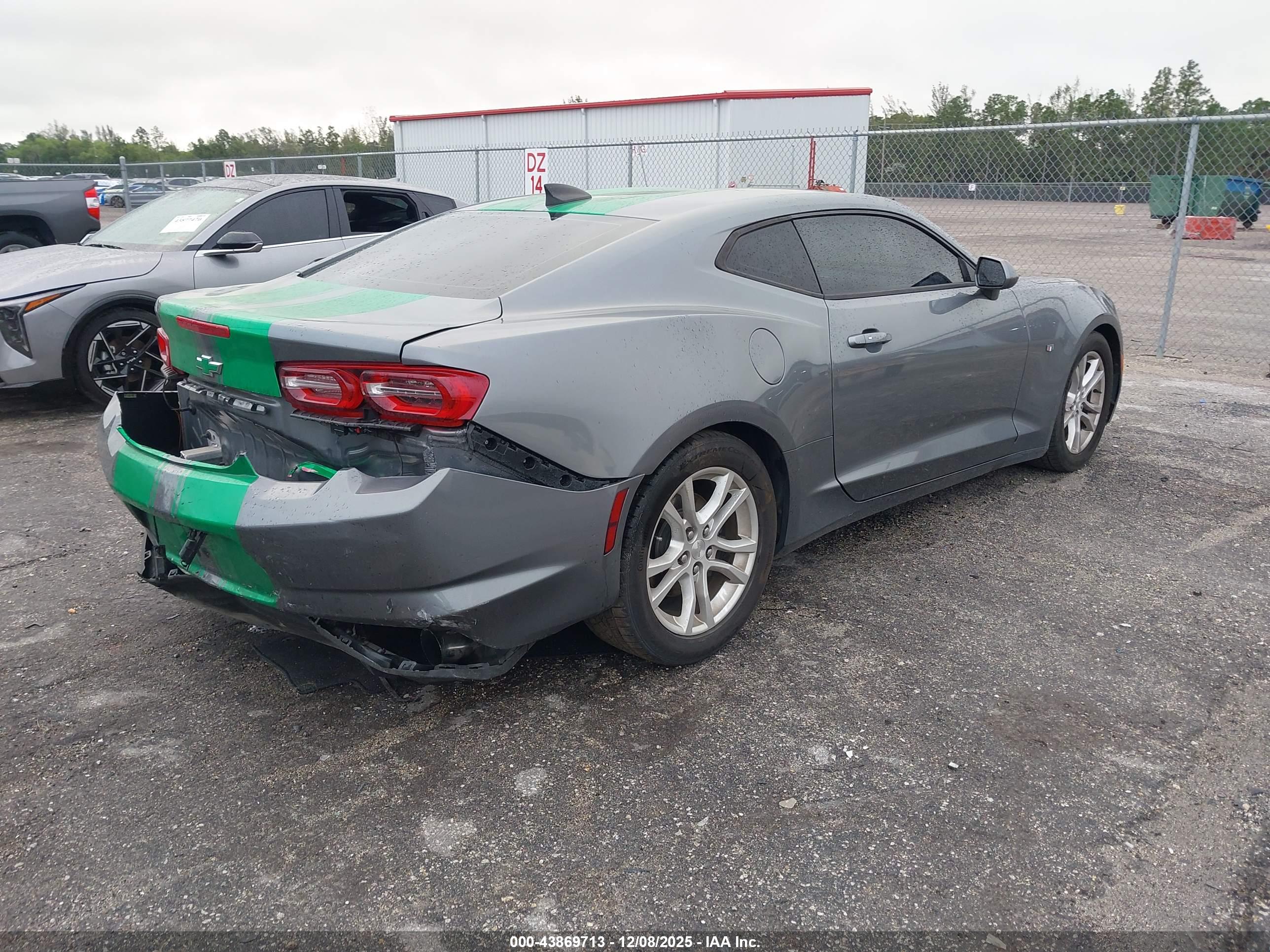 CHEVROLET CAMARO image 4
