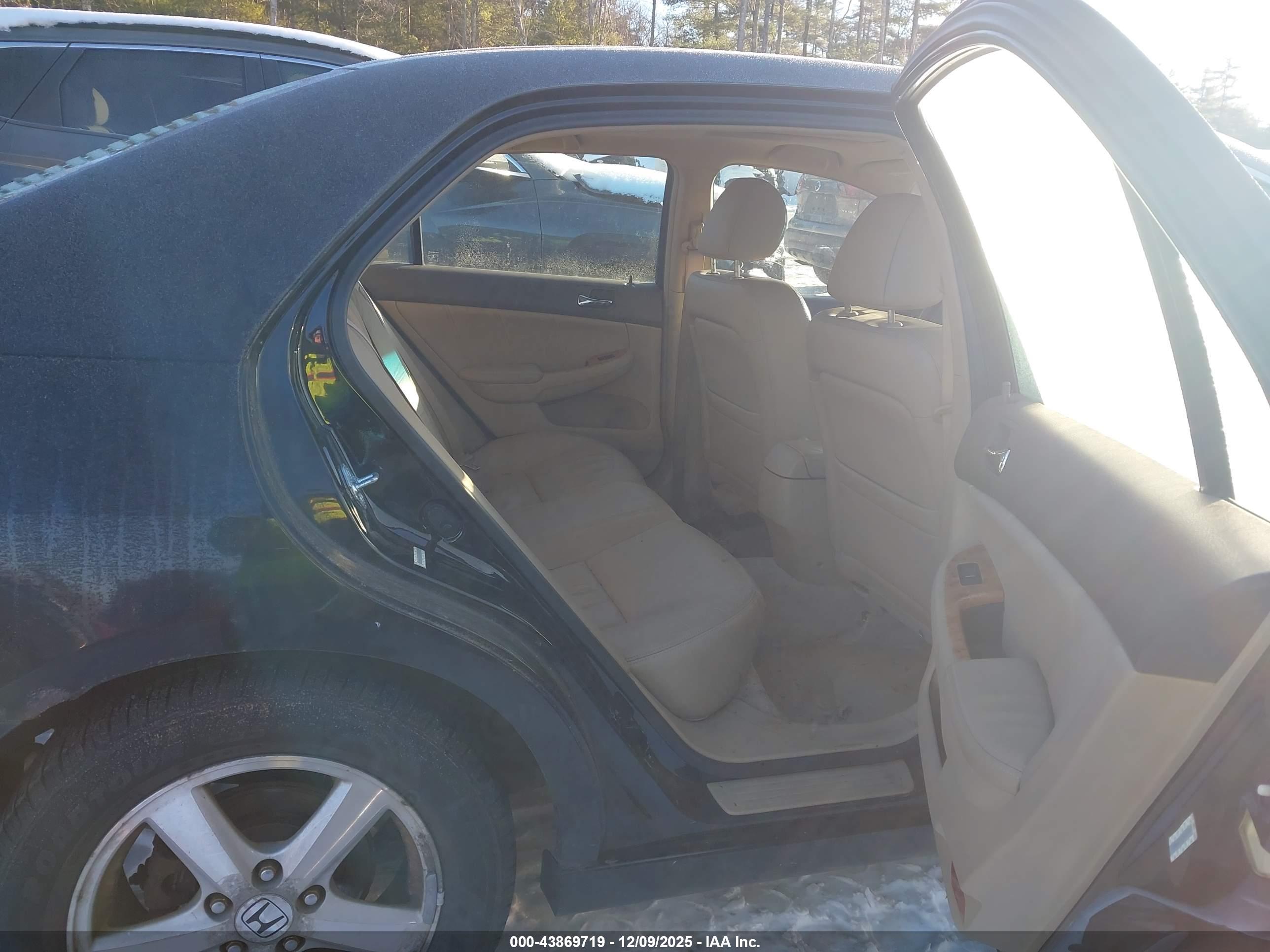 HONDA ACCORD image 8