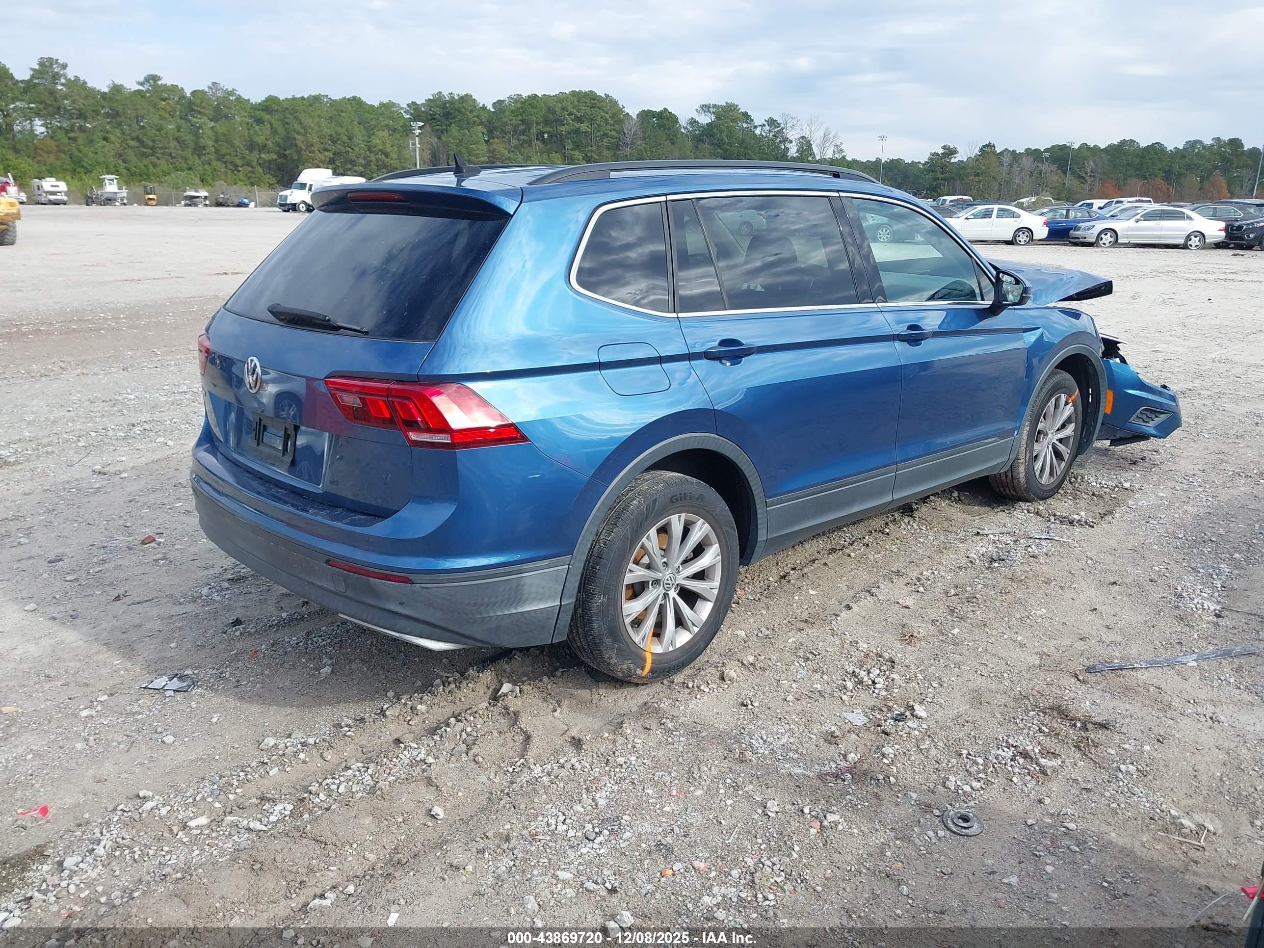 VOLKSWAGEN TIGUAN image 4