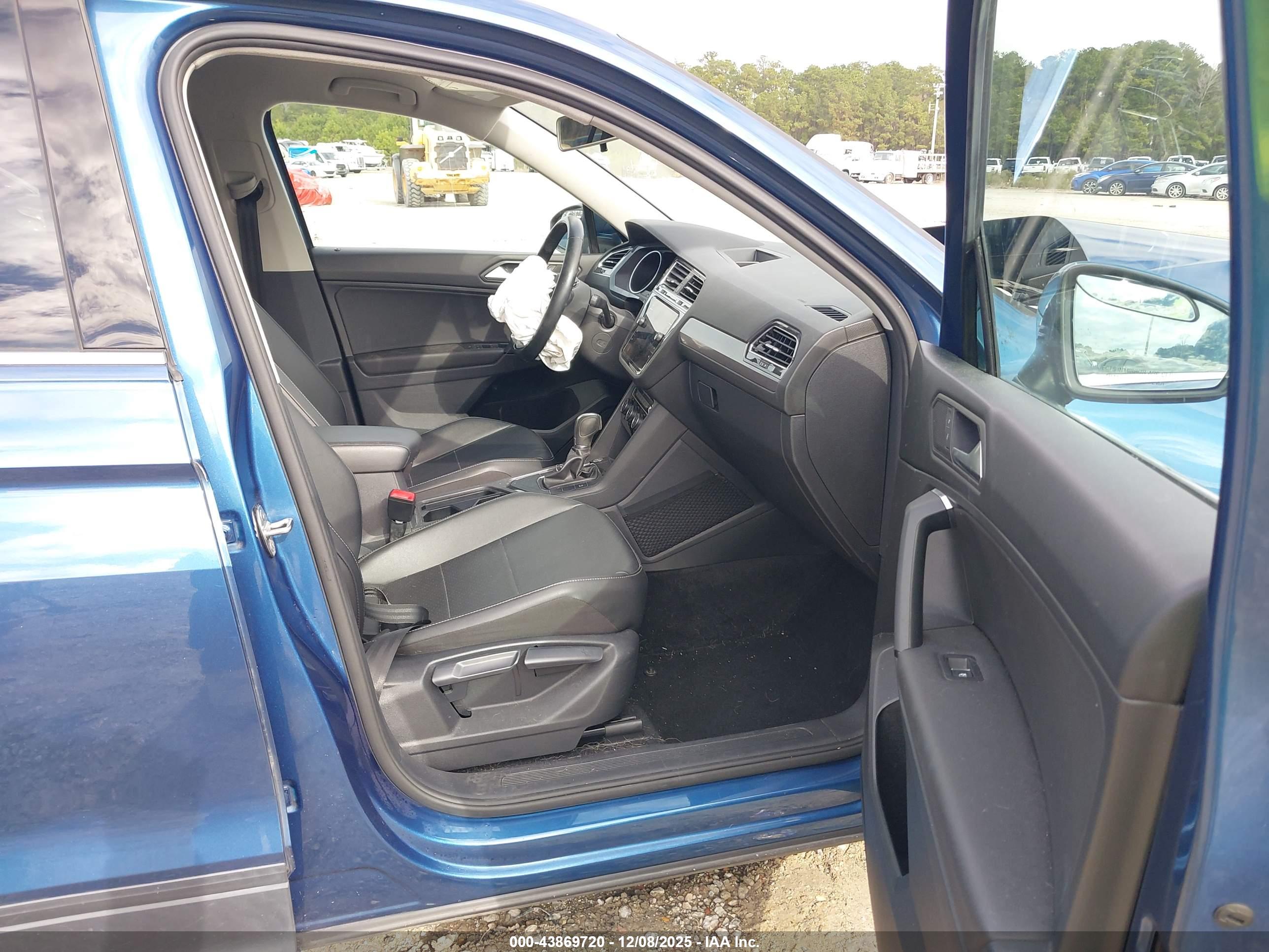 VOLKSWAGEN TIGUAN image 5