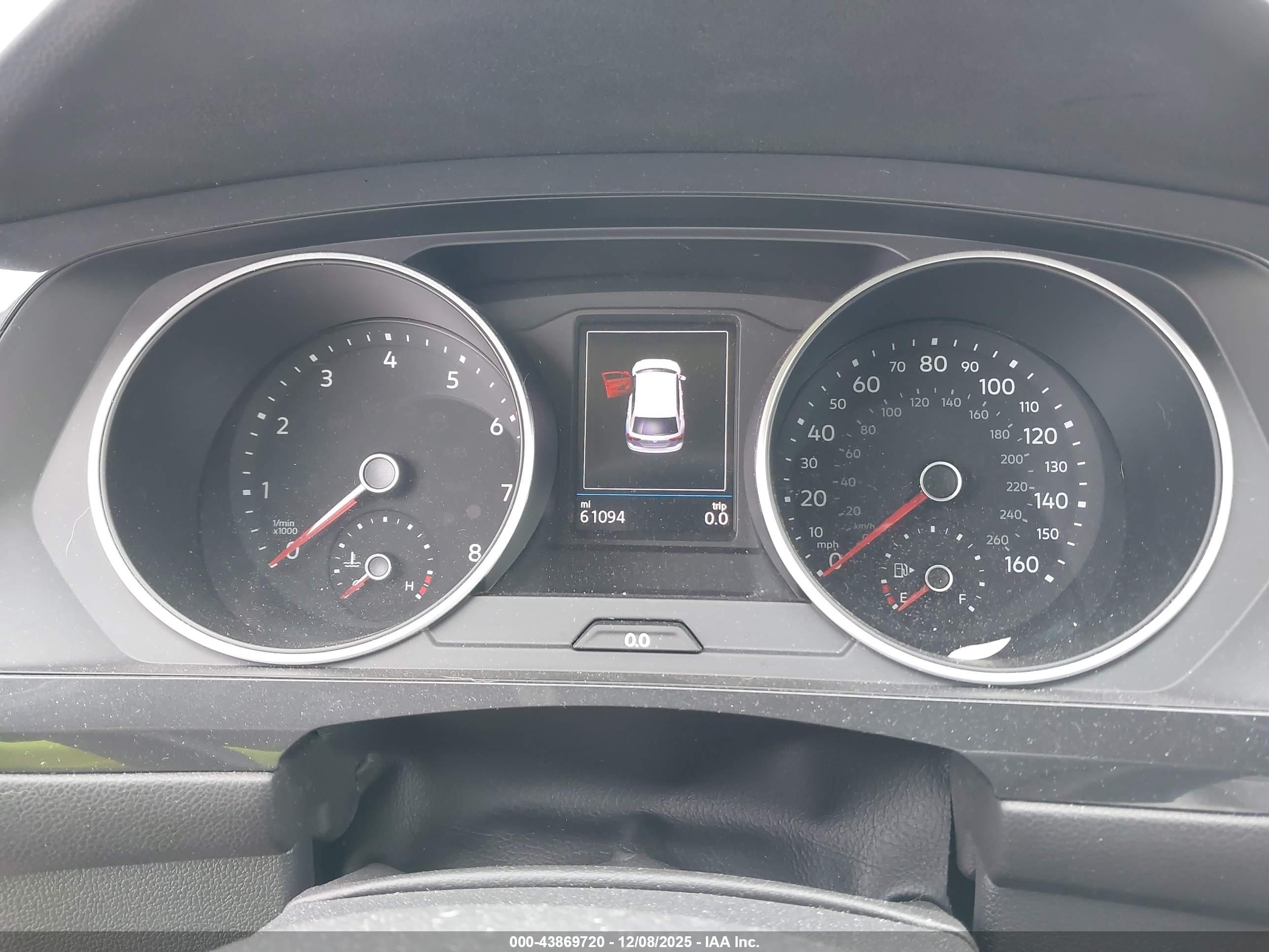VOLKSWAGEN TIGUAN image 7