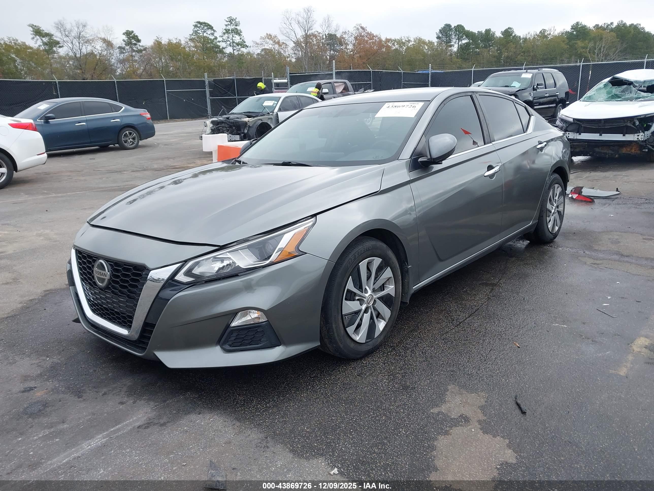 NISSAN ALTIMA image 2