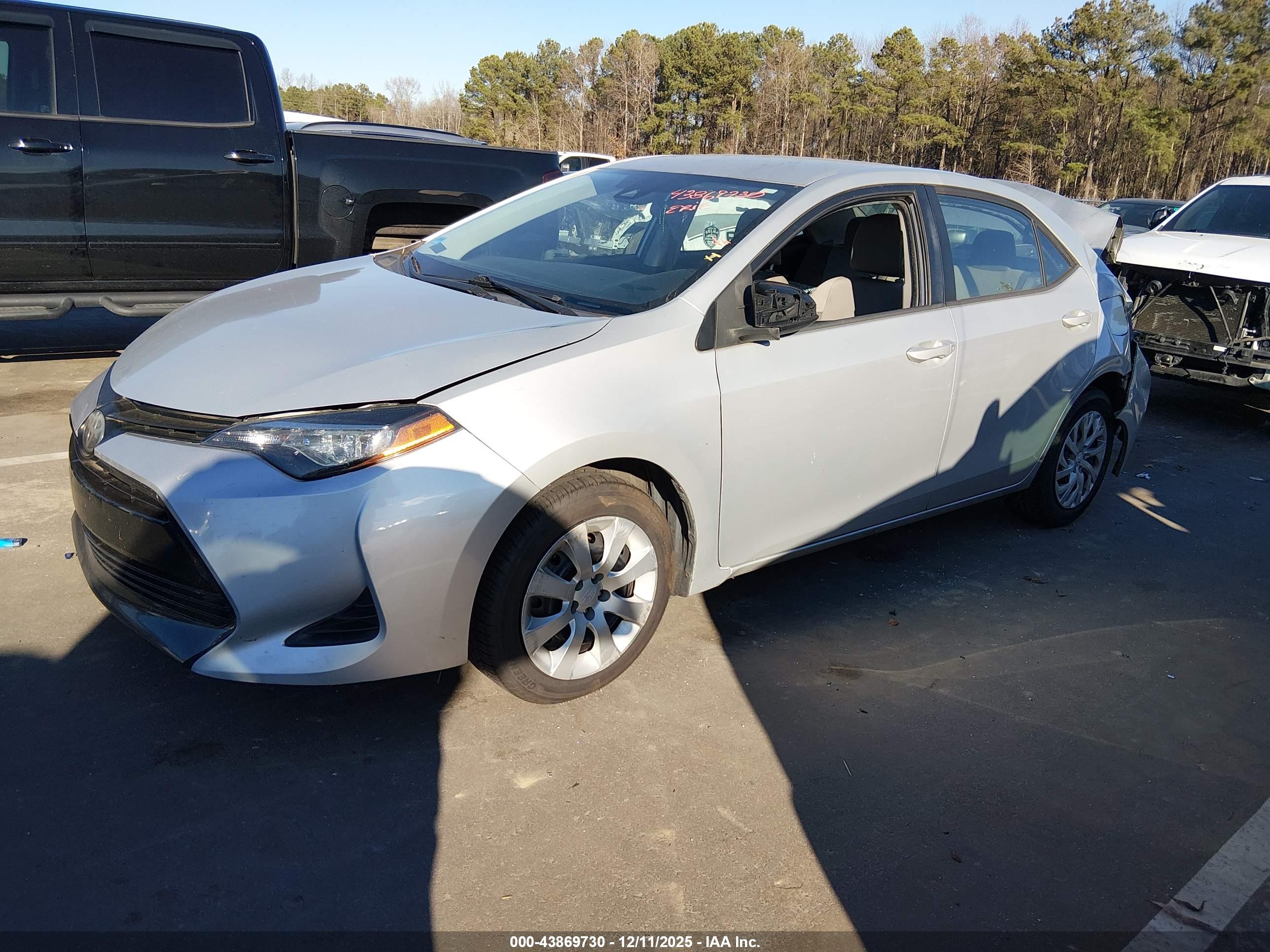 TOYOTA COROLLA image 2