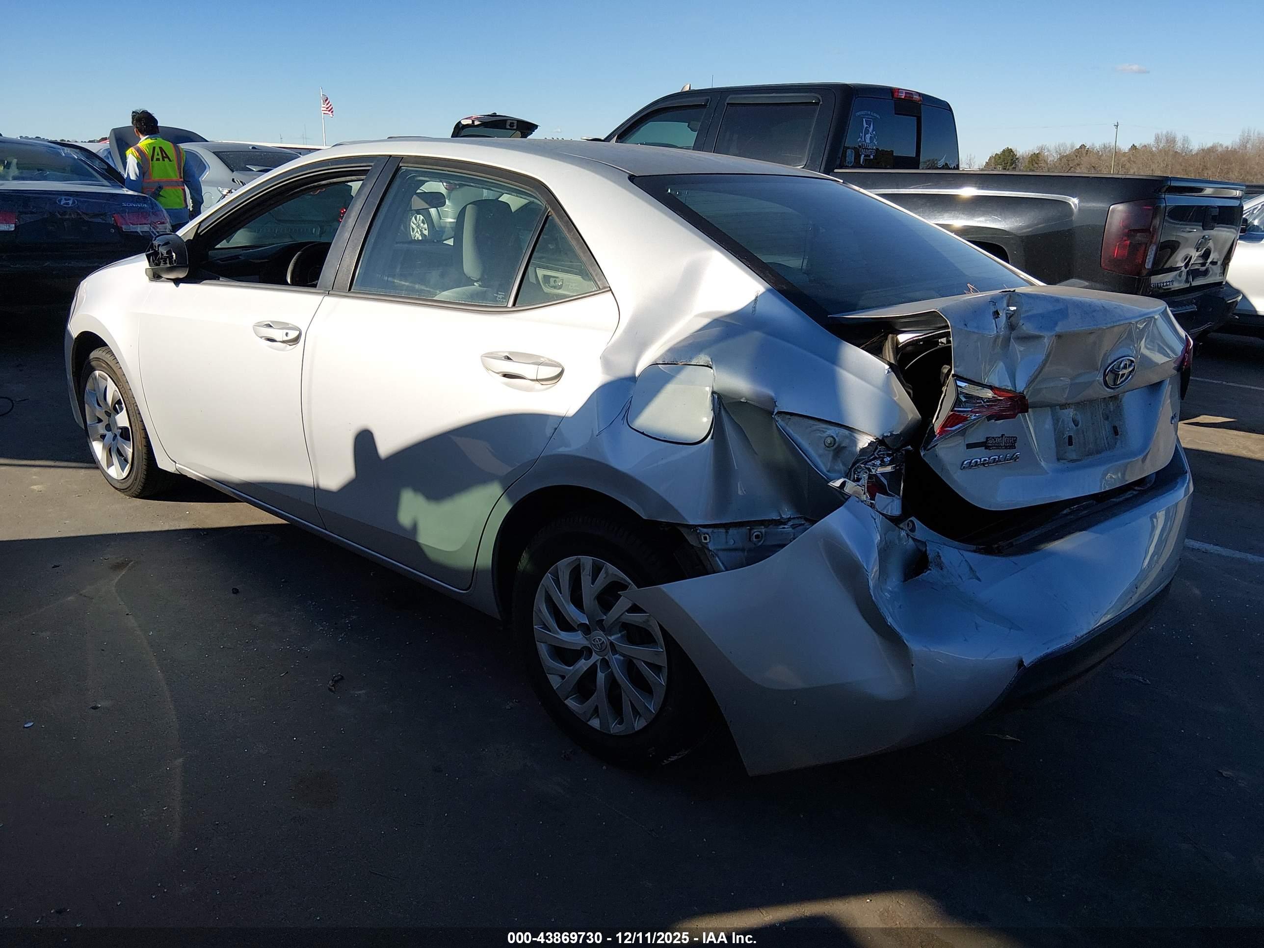 TOYOTA COROLLA image 3