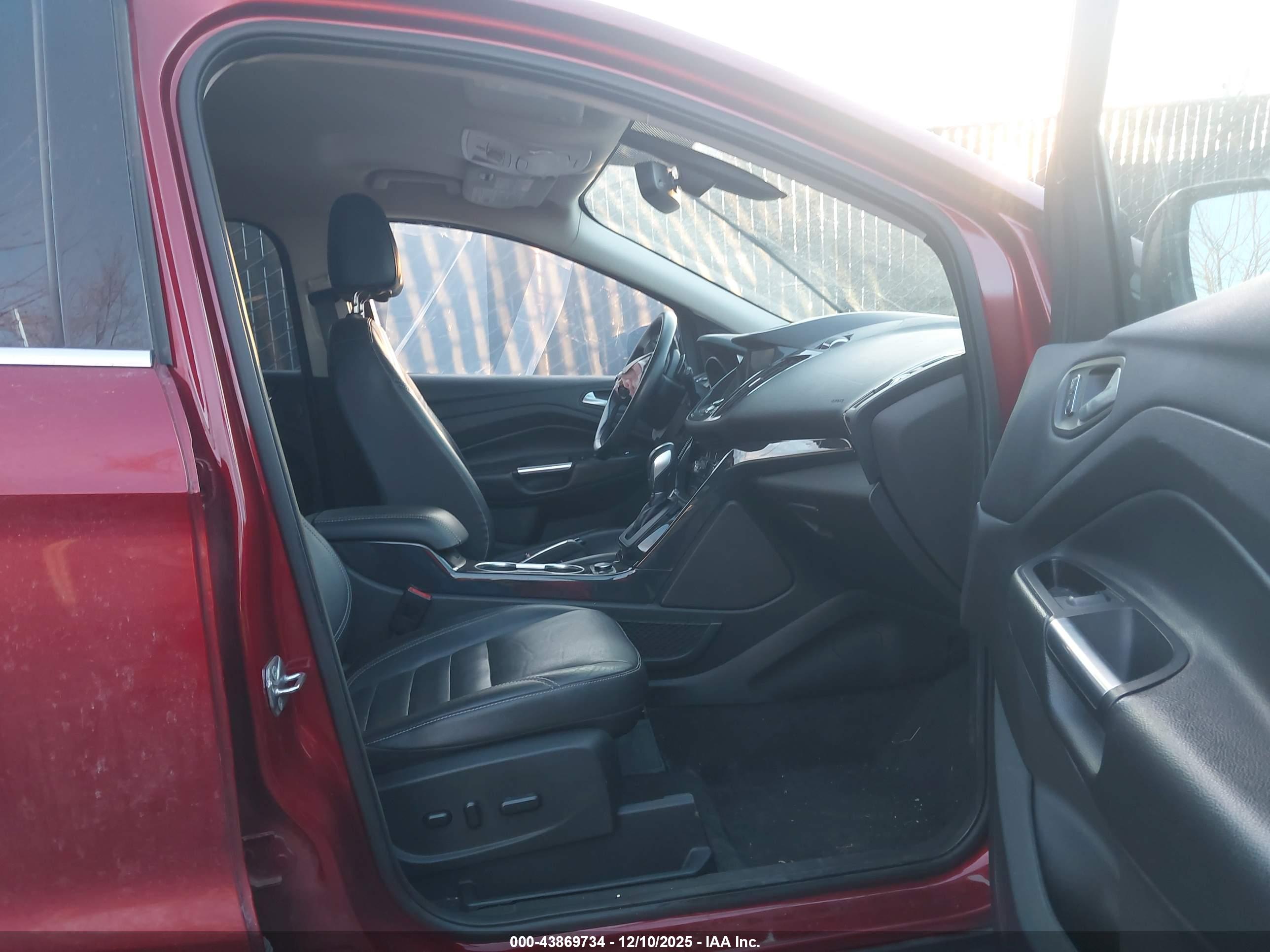 FORD ESCAPE image 5