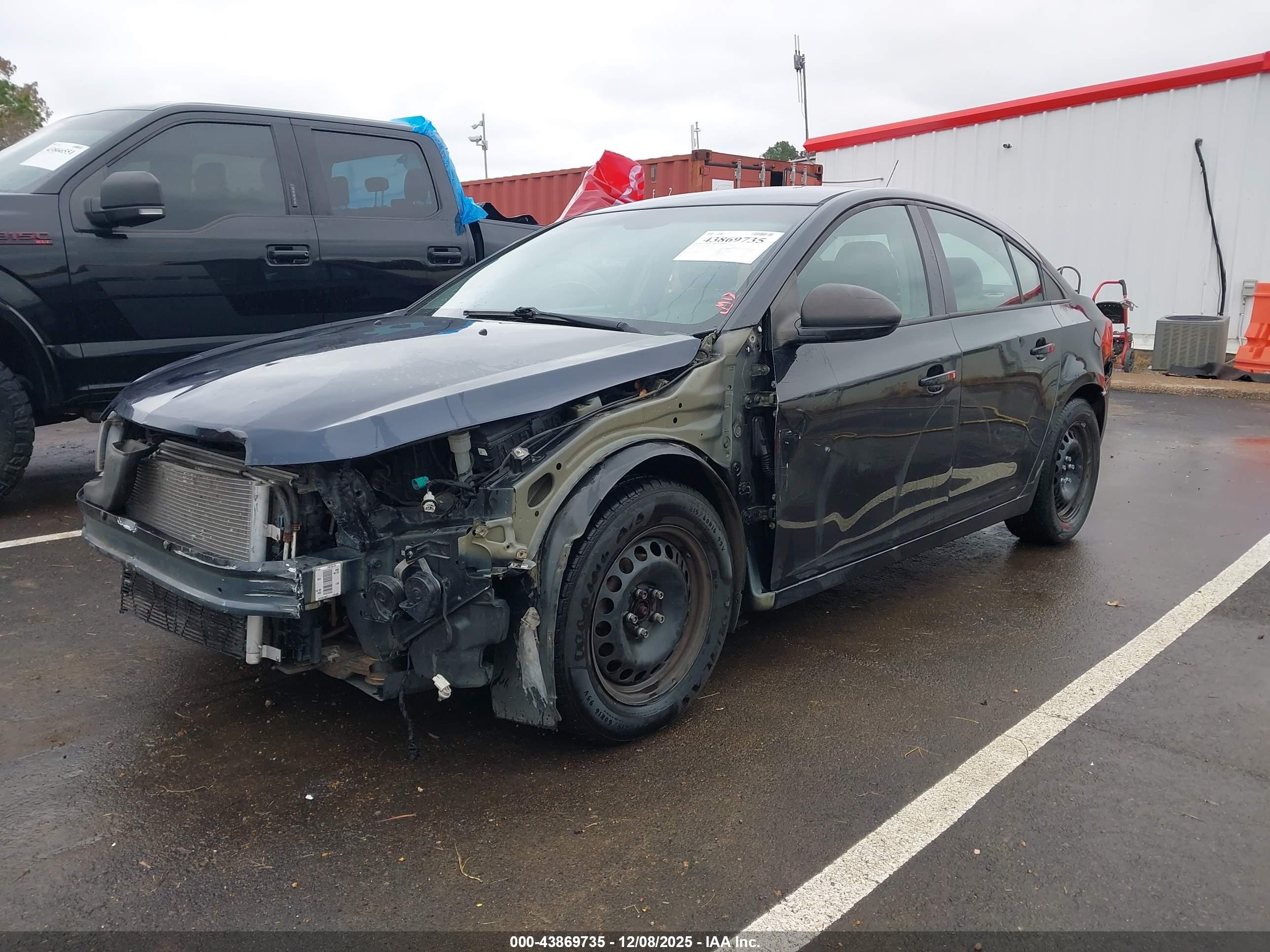 CHEVROLET CRUZE image 2