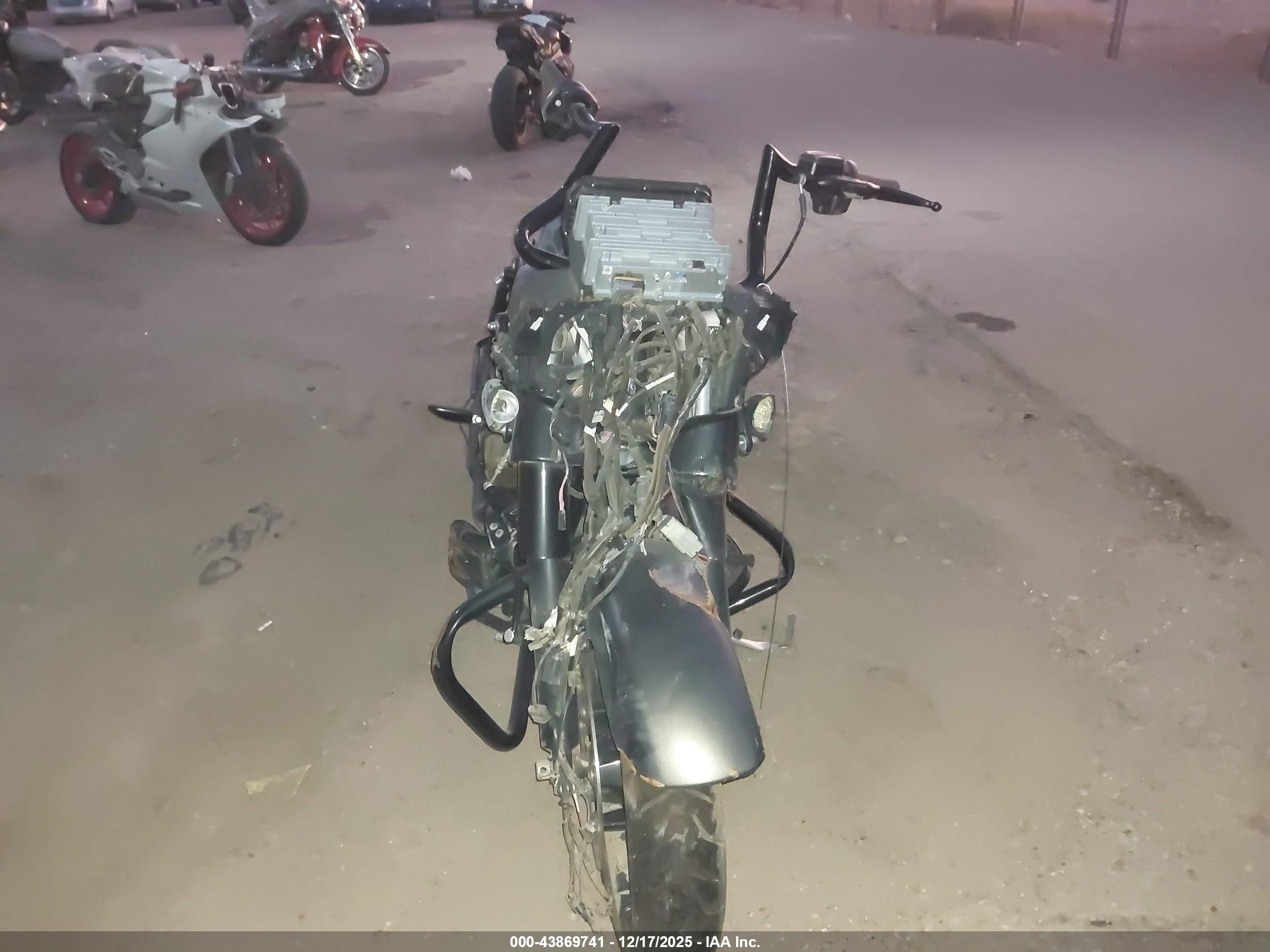 HARLEY-DAVIDSON FLHXS image 5