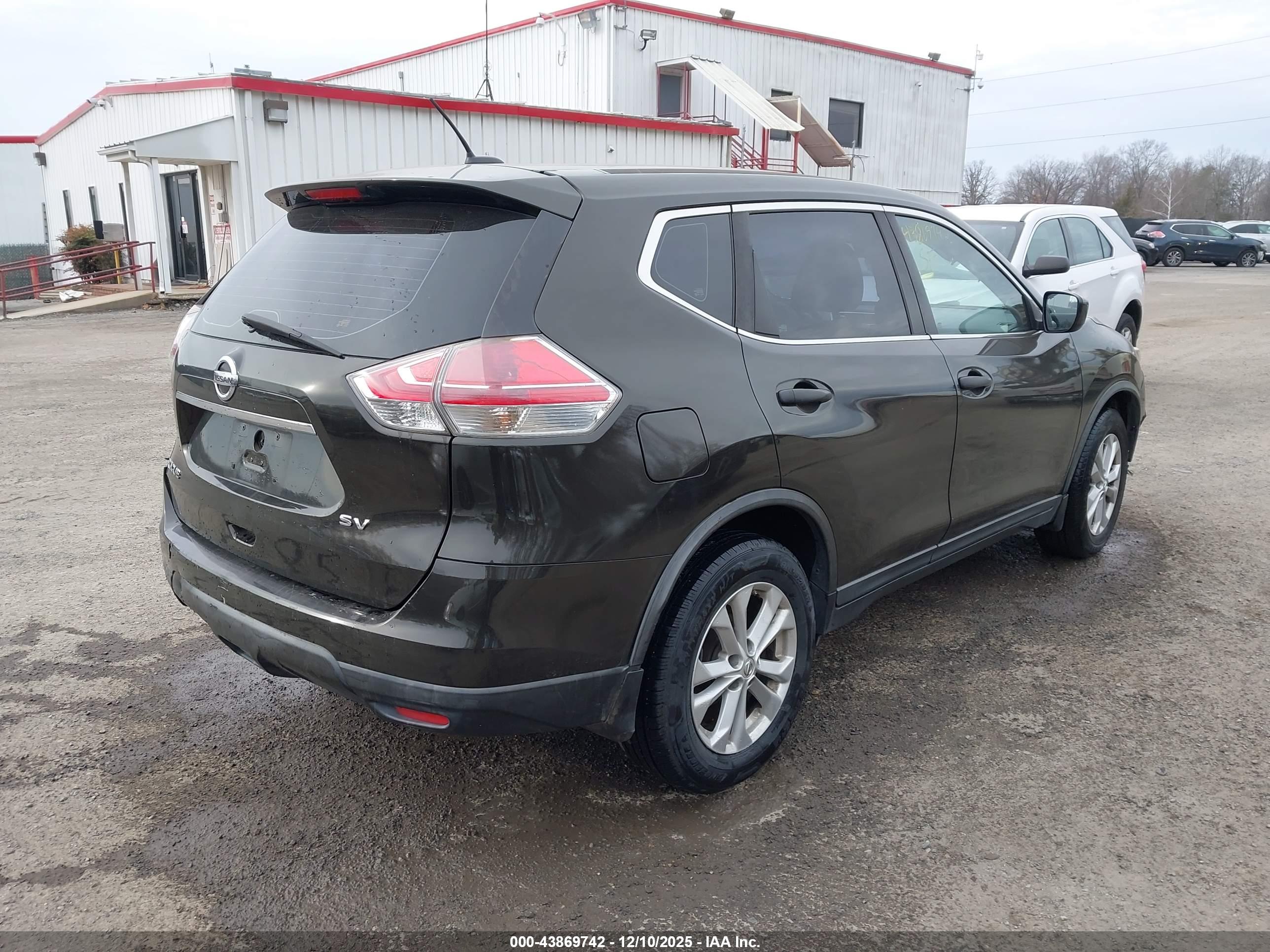 NISSAN ROGUE image 4