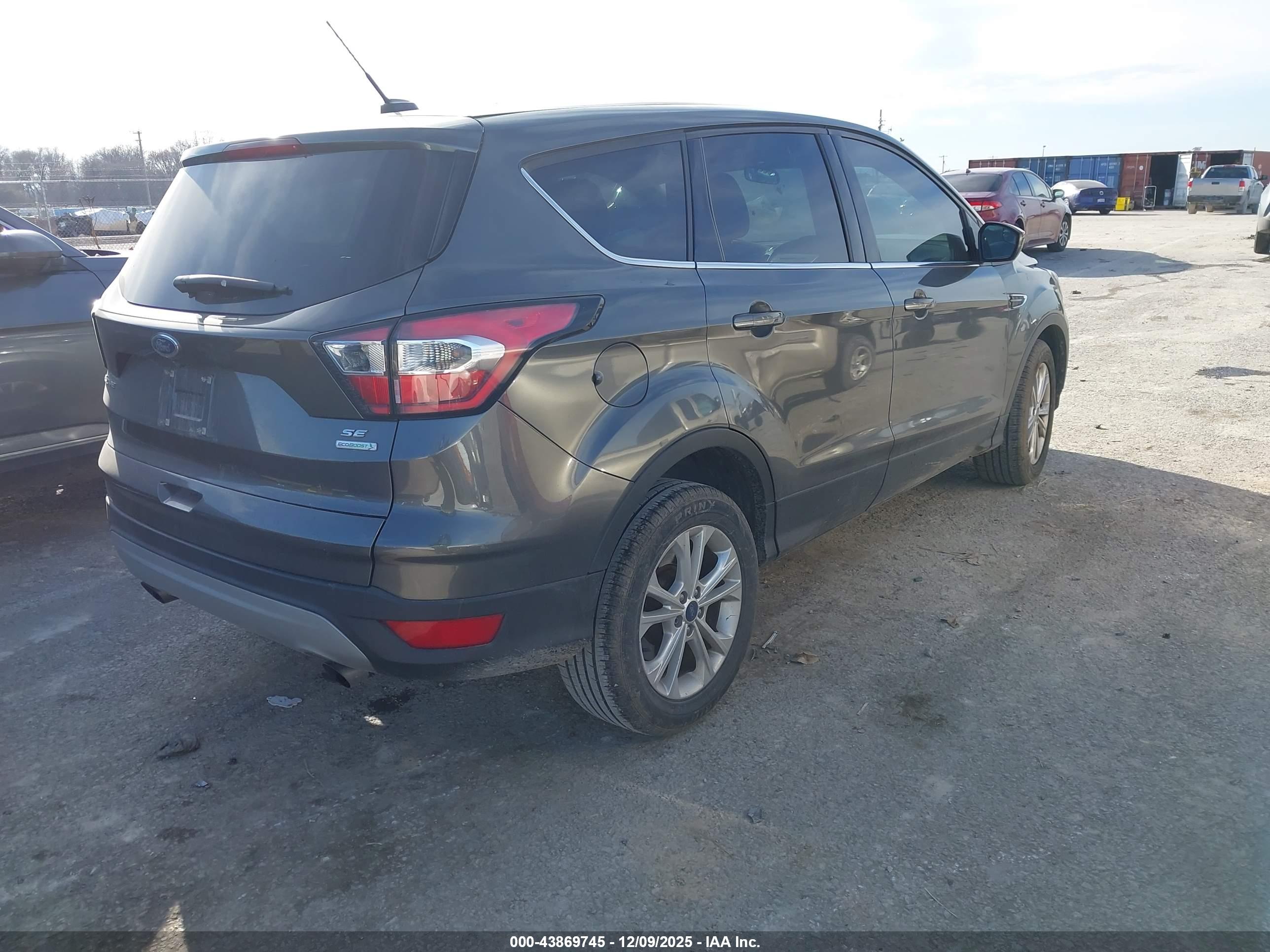 FORD ESCAPE image 4