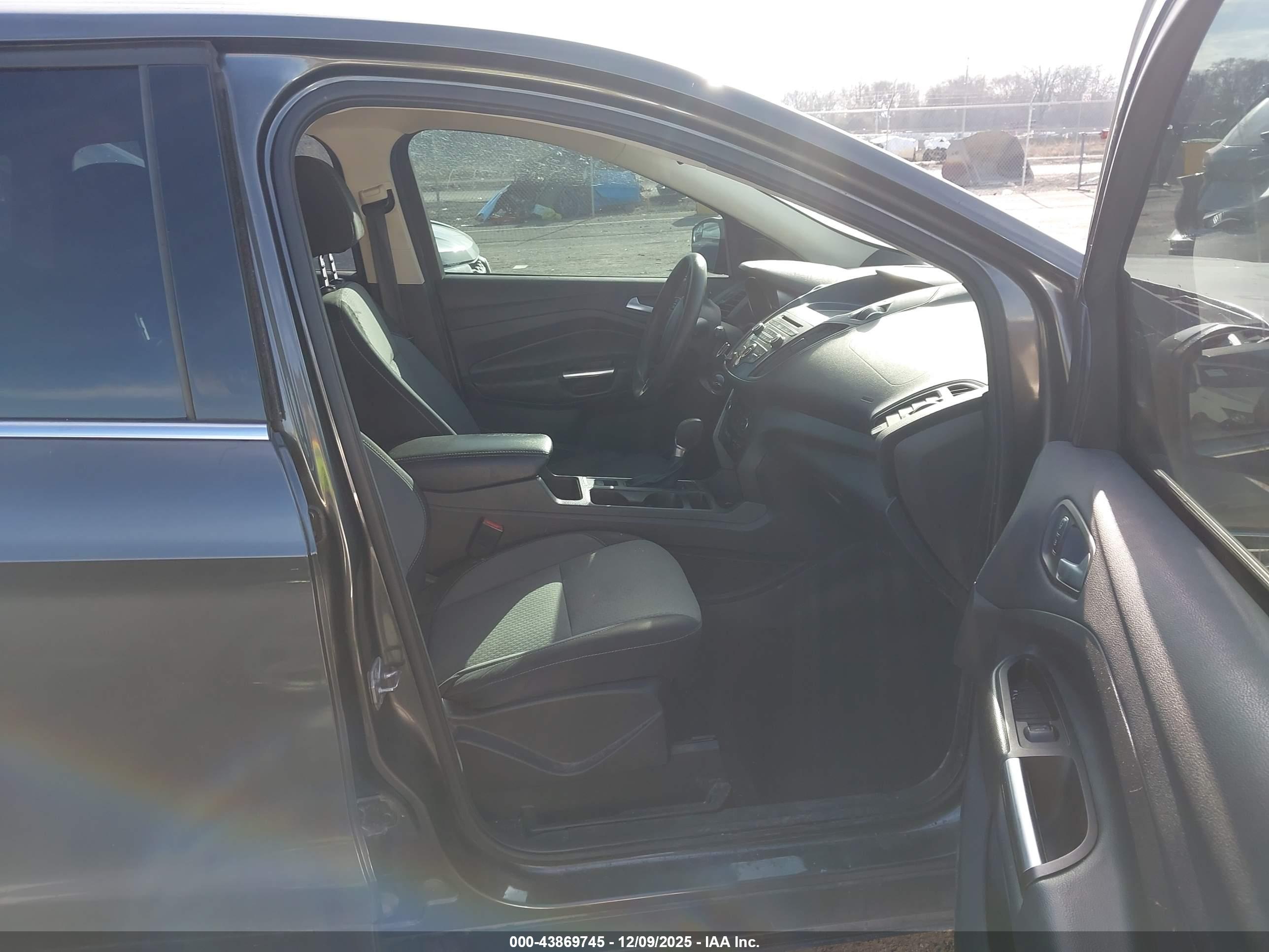 FORD ESCAPE image 5