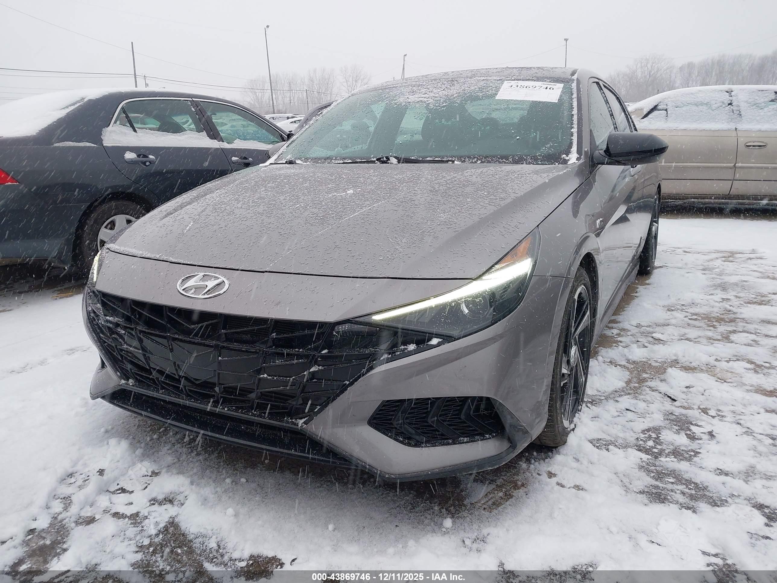 HYUNDAI ELANTRA image 2